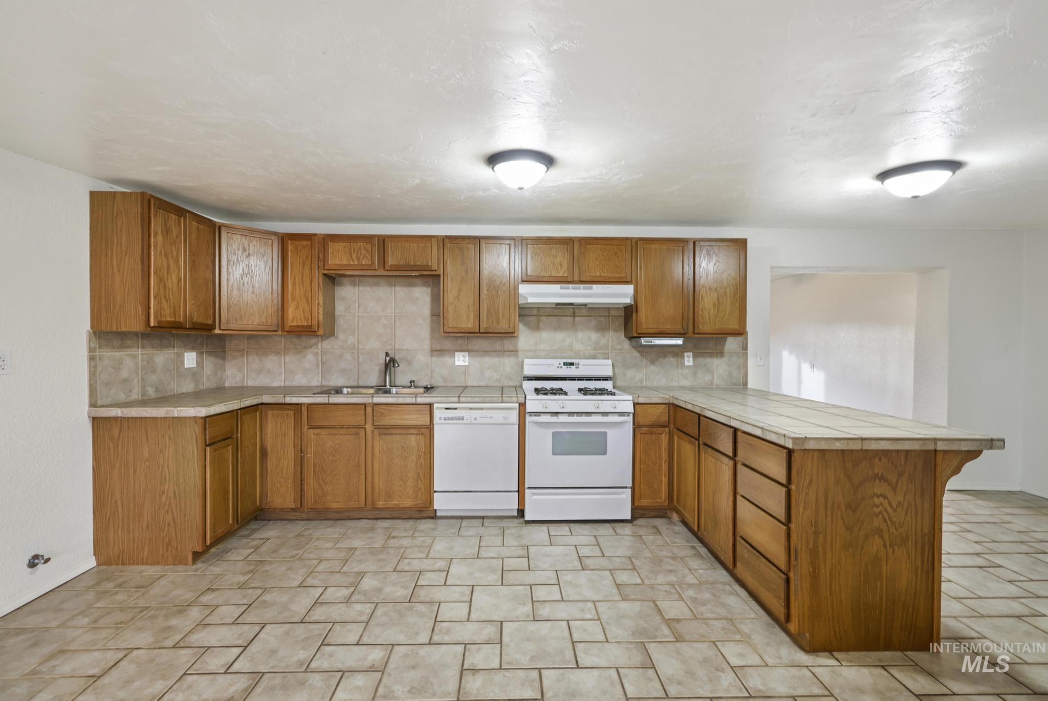 123 E 400 S Property Photo 16