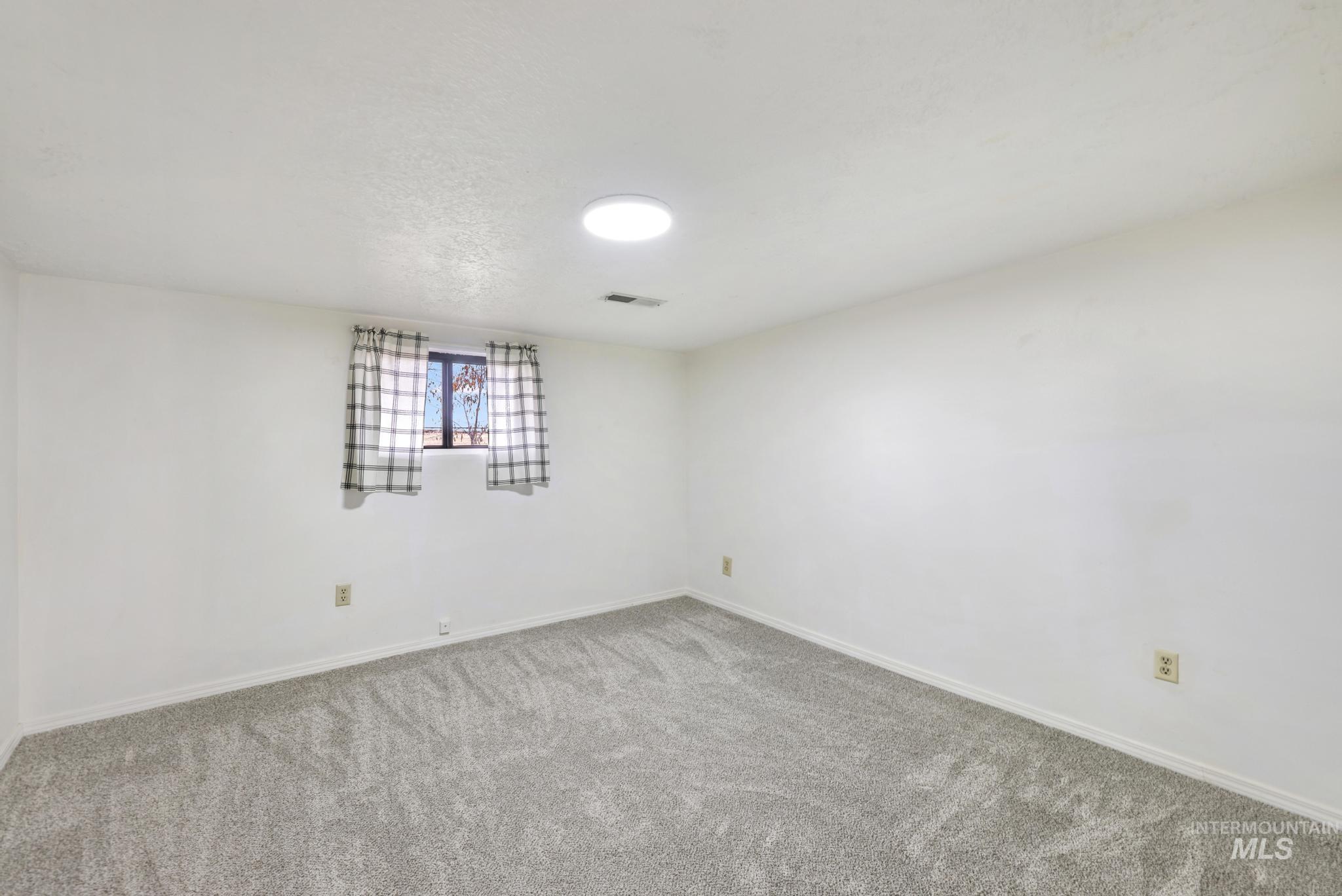 123 E 400 S Property Photo 20