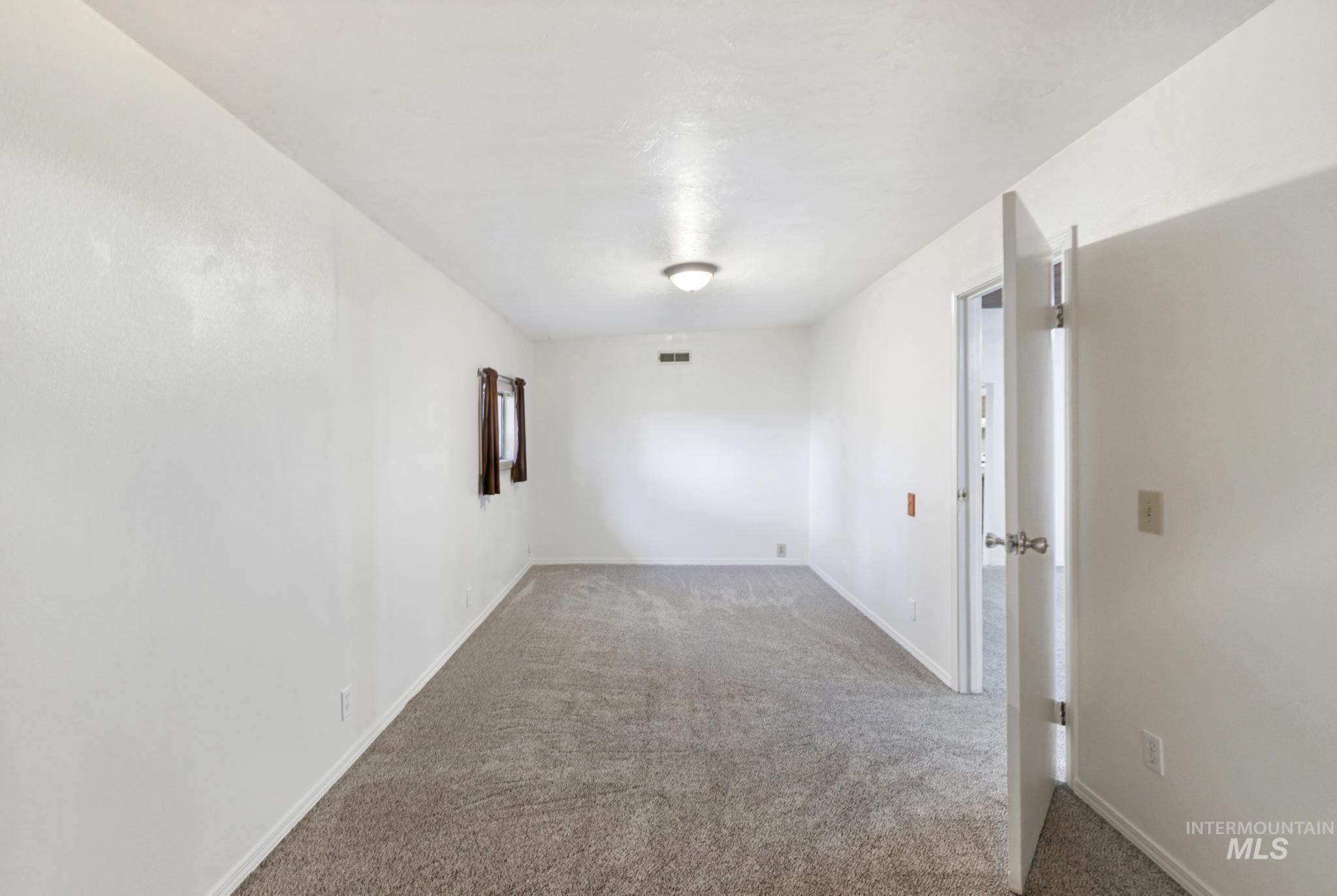 123 E 400 S Property Photo 21