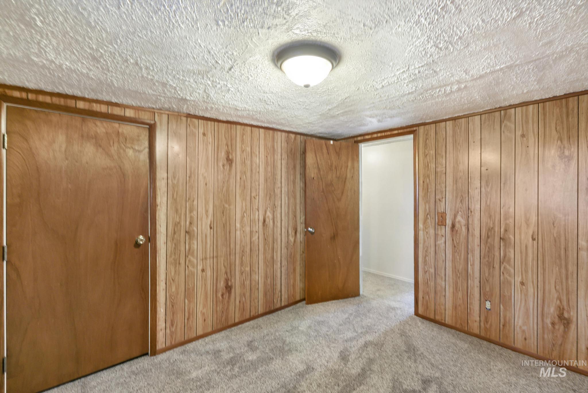 123 E 400 S Property Photo 22