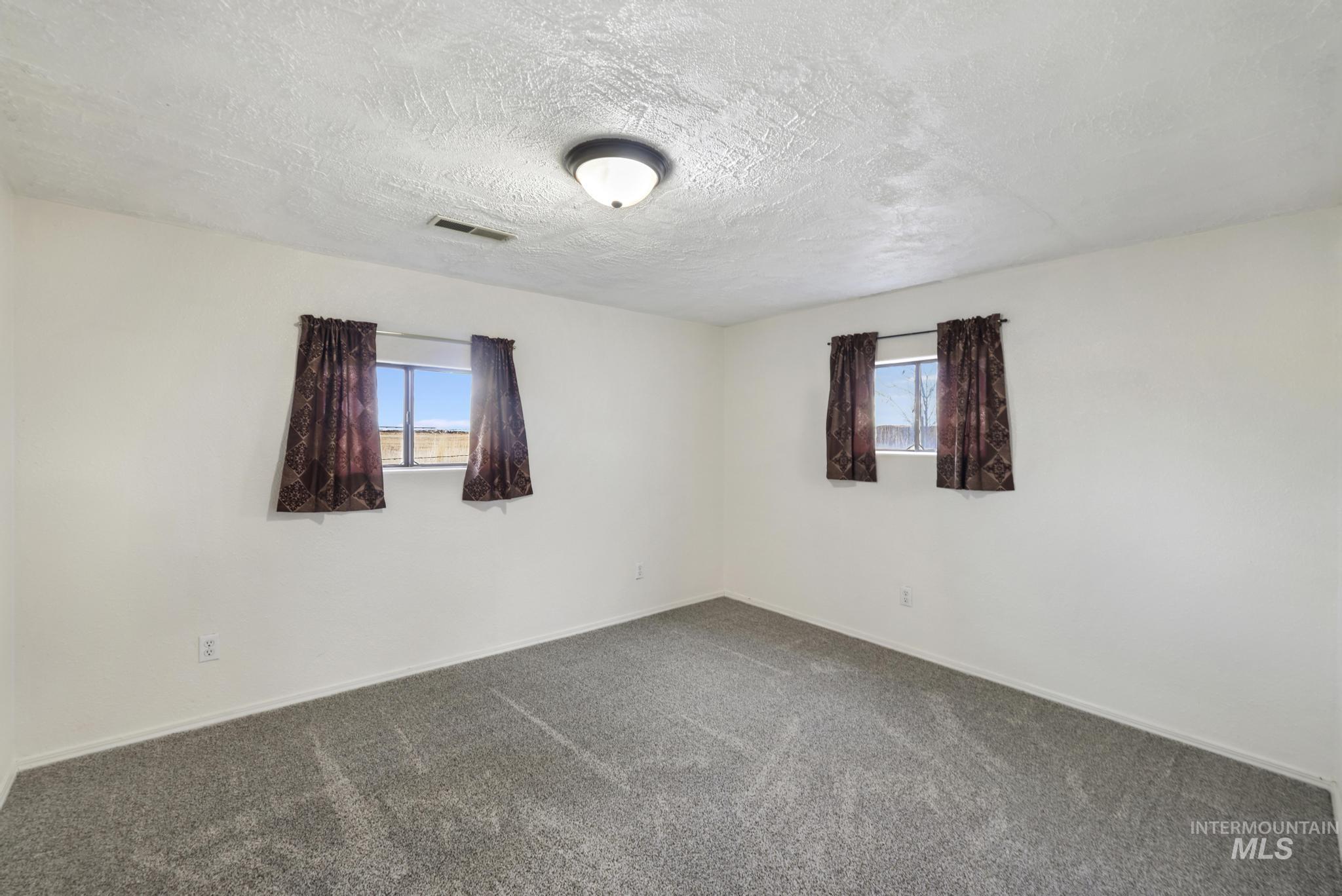 123 E 400 S Property Photo 23