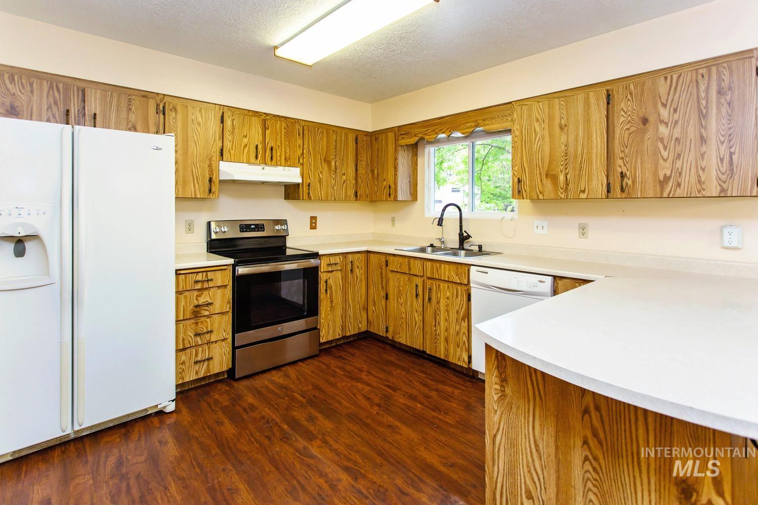 2572 Navajo Circle Property Photo 11