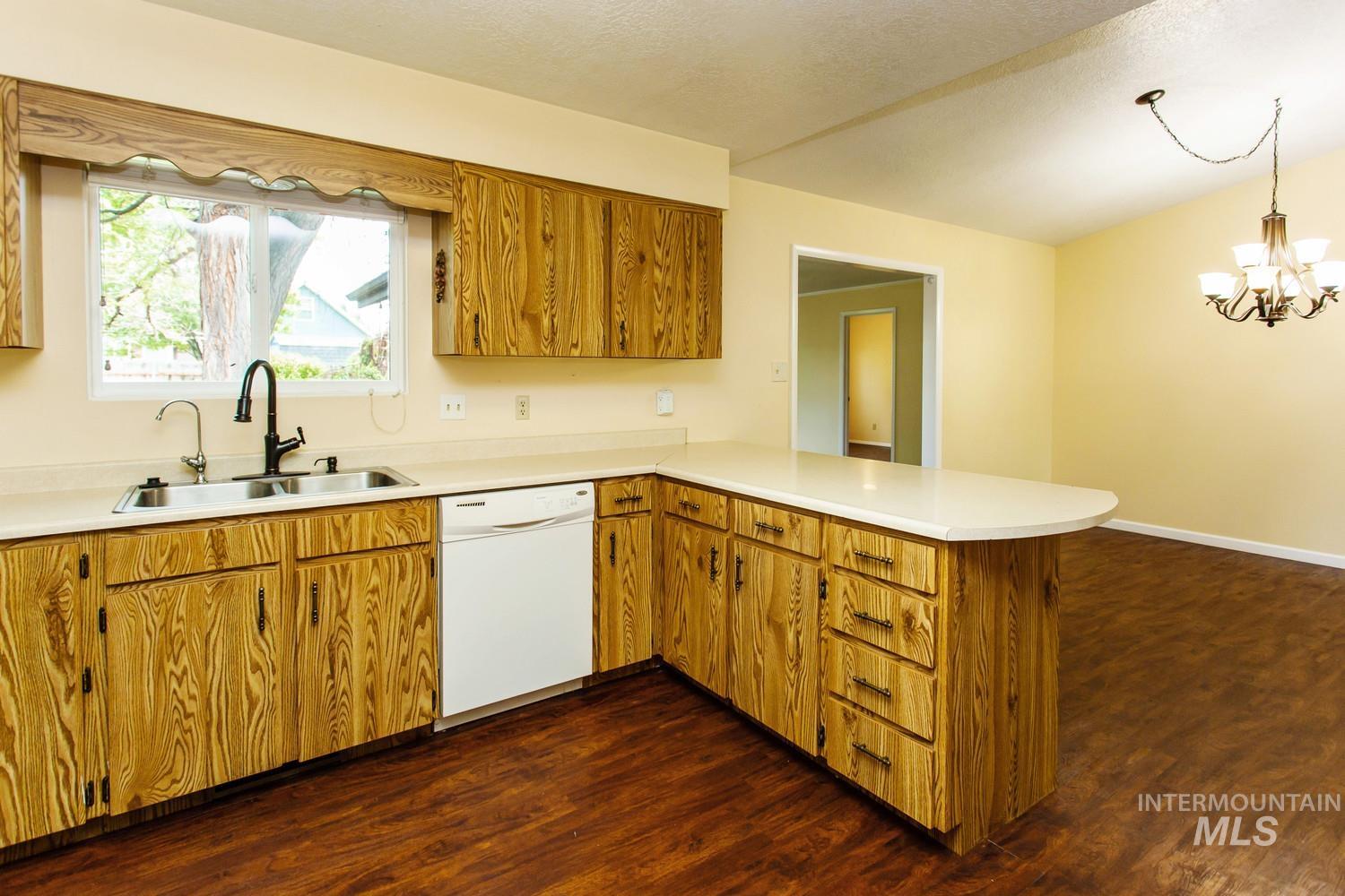 2572 Navajo Circle Property Photo 15