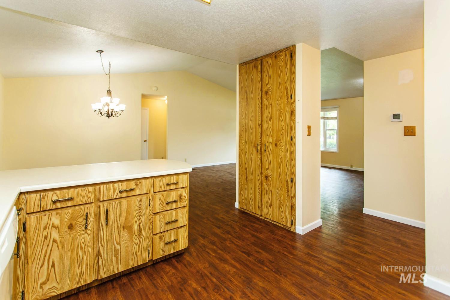 2572 Navajo Circle Property Photo 17