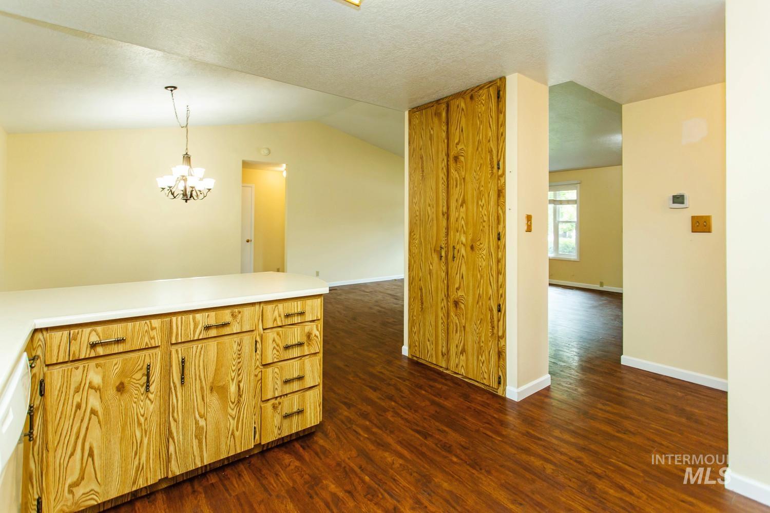 2572 Navajo Circle Property Photo 18