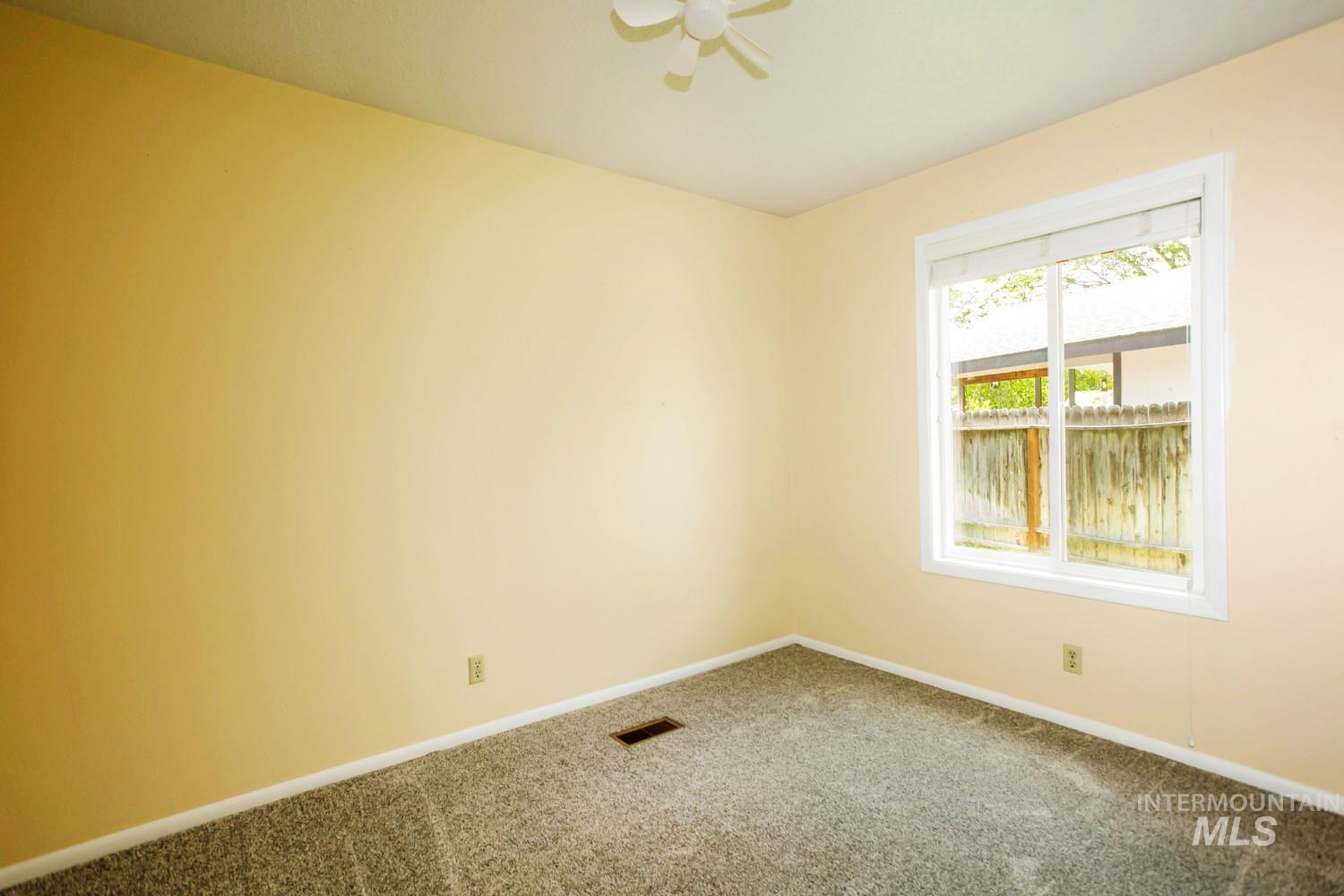 2572 Navajo Circle Property Photo 27