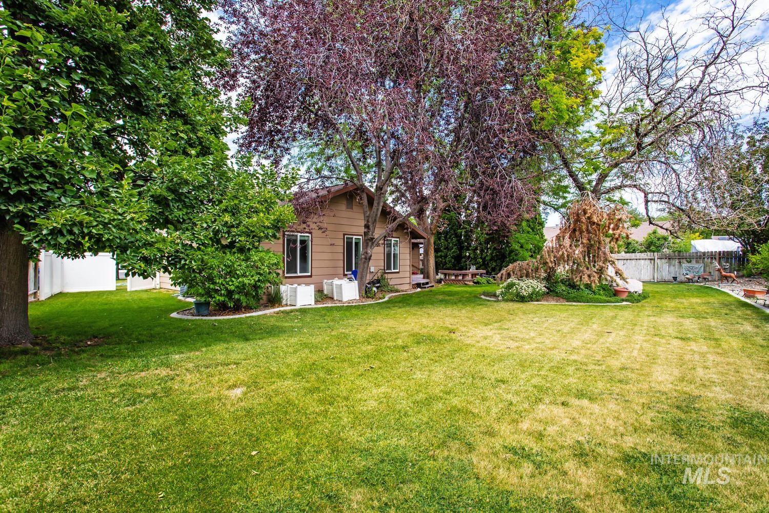 2572 Navajo Circle Property Photo 46