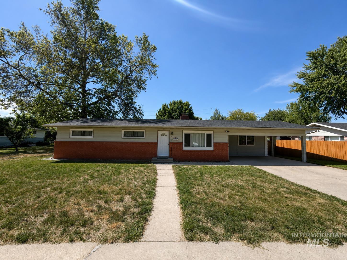 312 Crescent Dr Property Photo 1