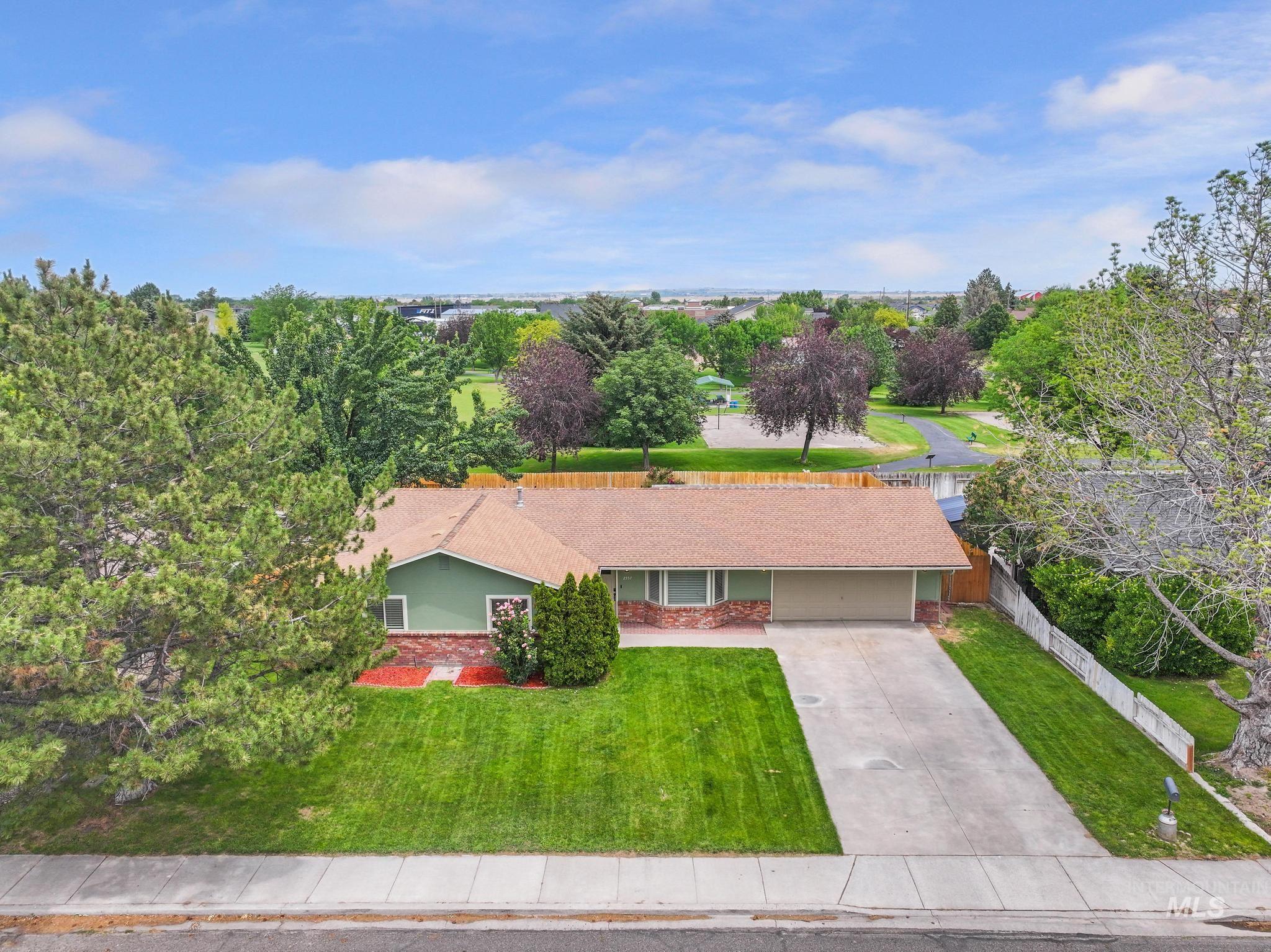 2557 9th Avenue E Property Photo 4