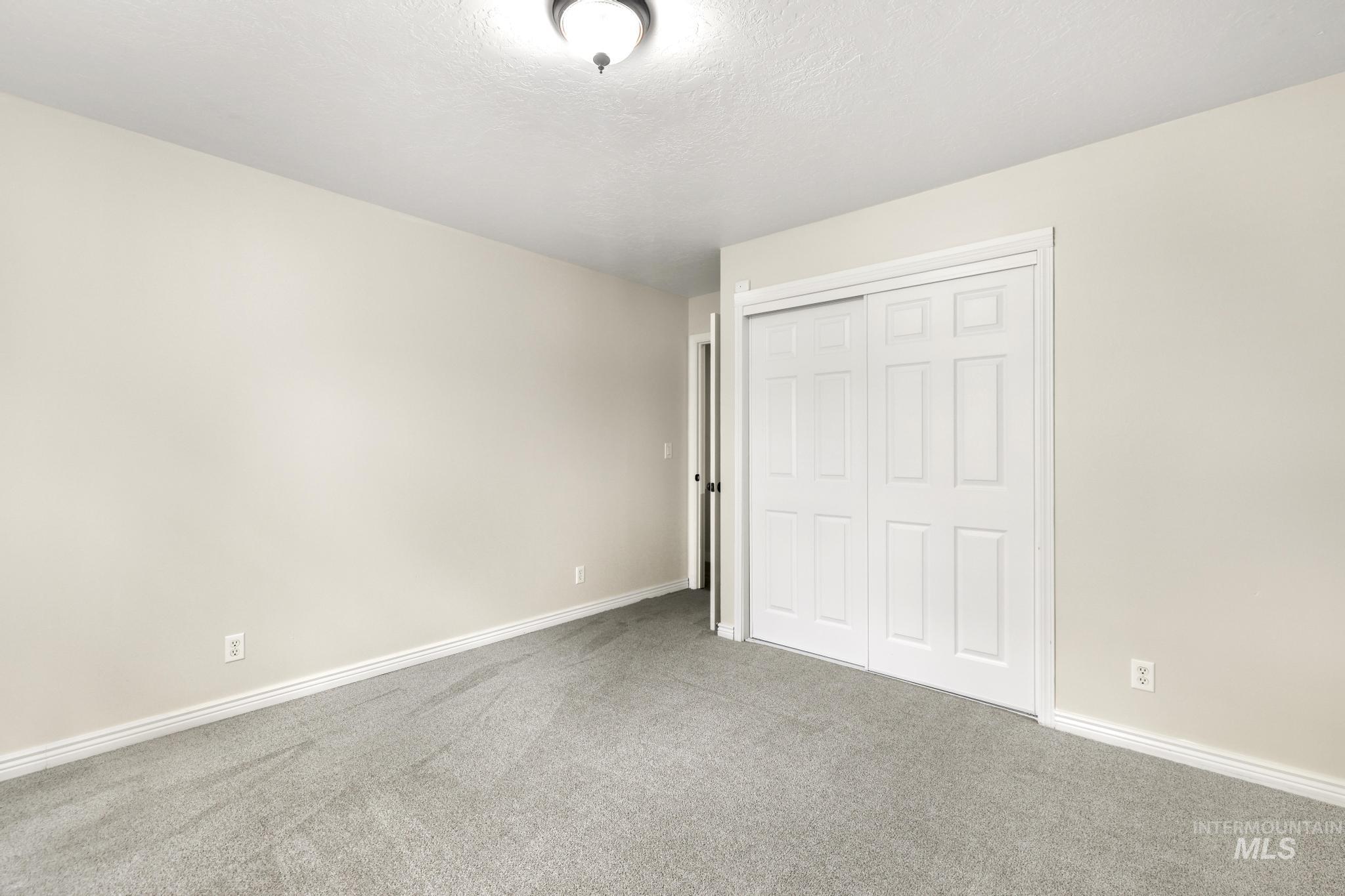 2557 9th Avenue E Property Photo 19