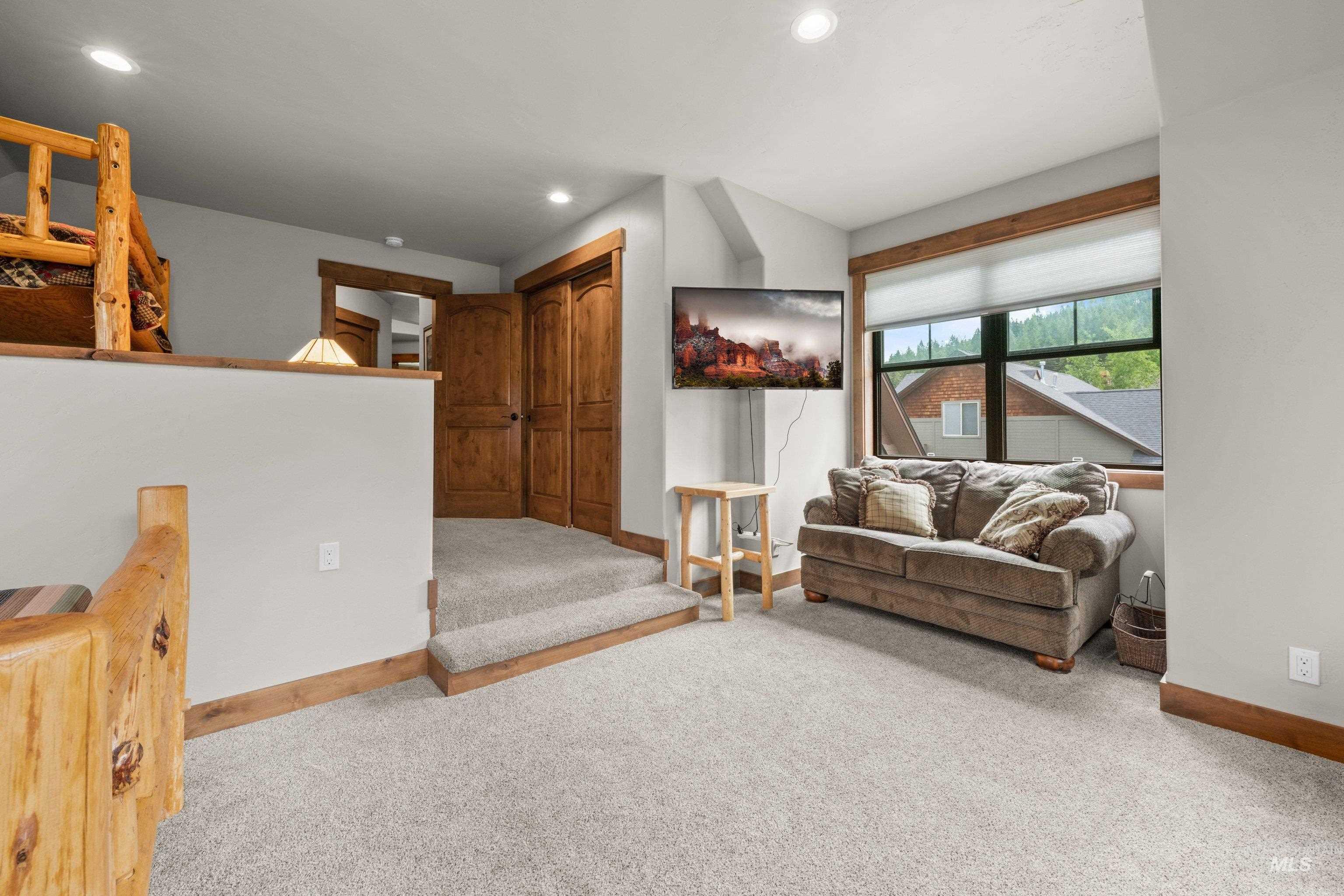 1477 Dragonfly Loop Property Photo 40