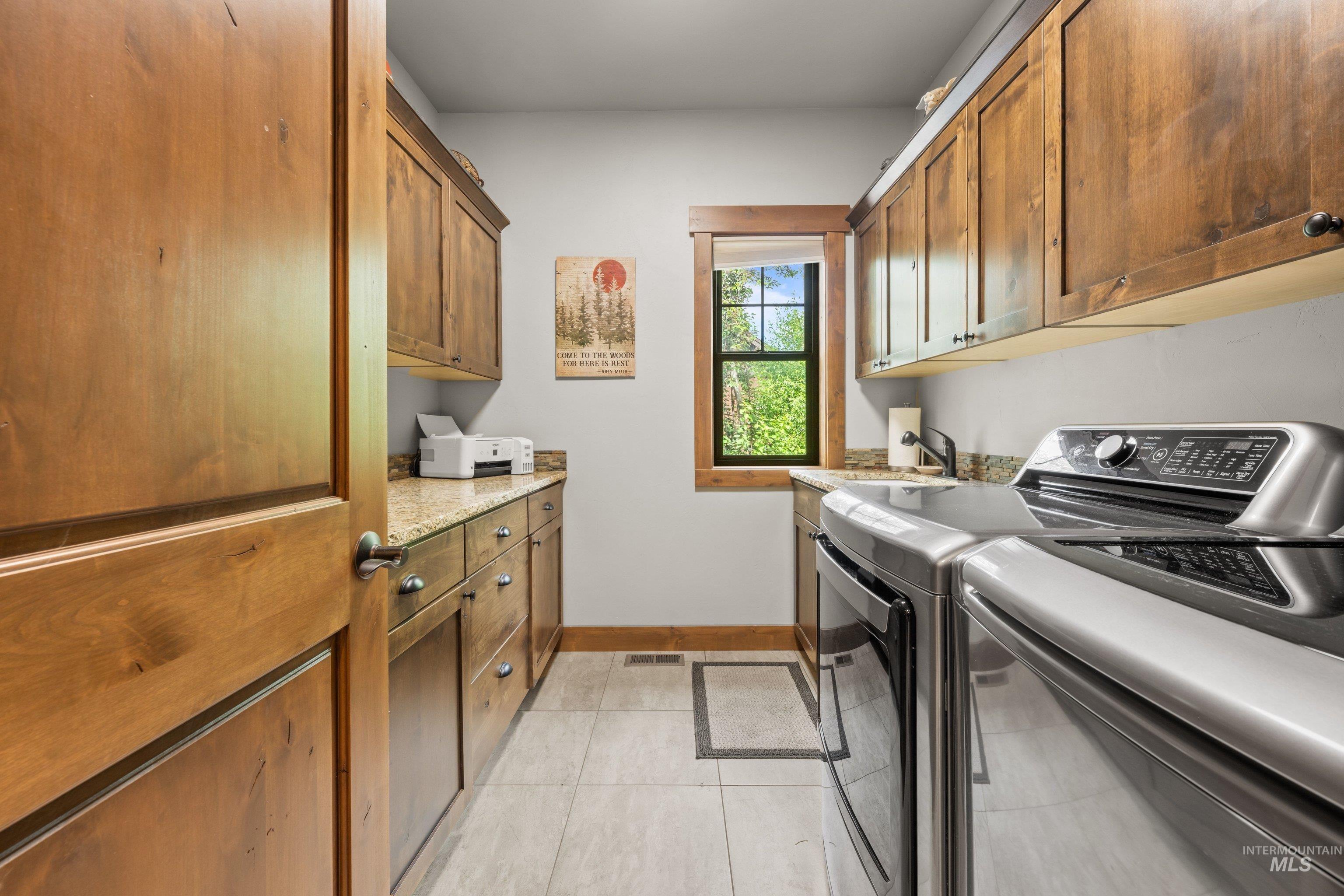 1477 Dragonfly Loop Property Photo 46