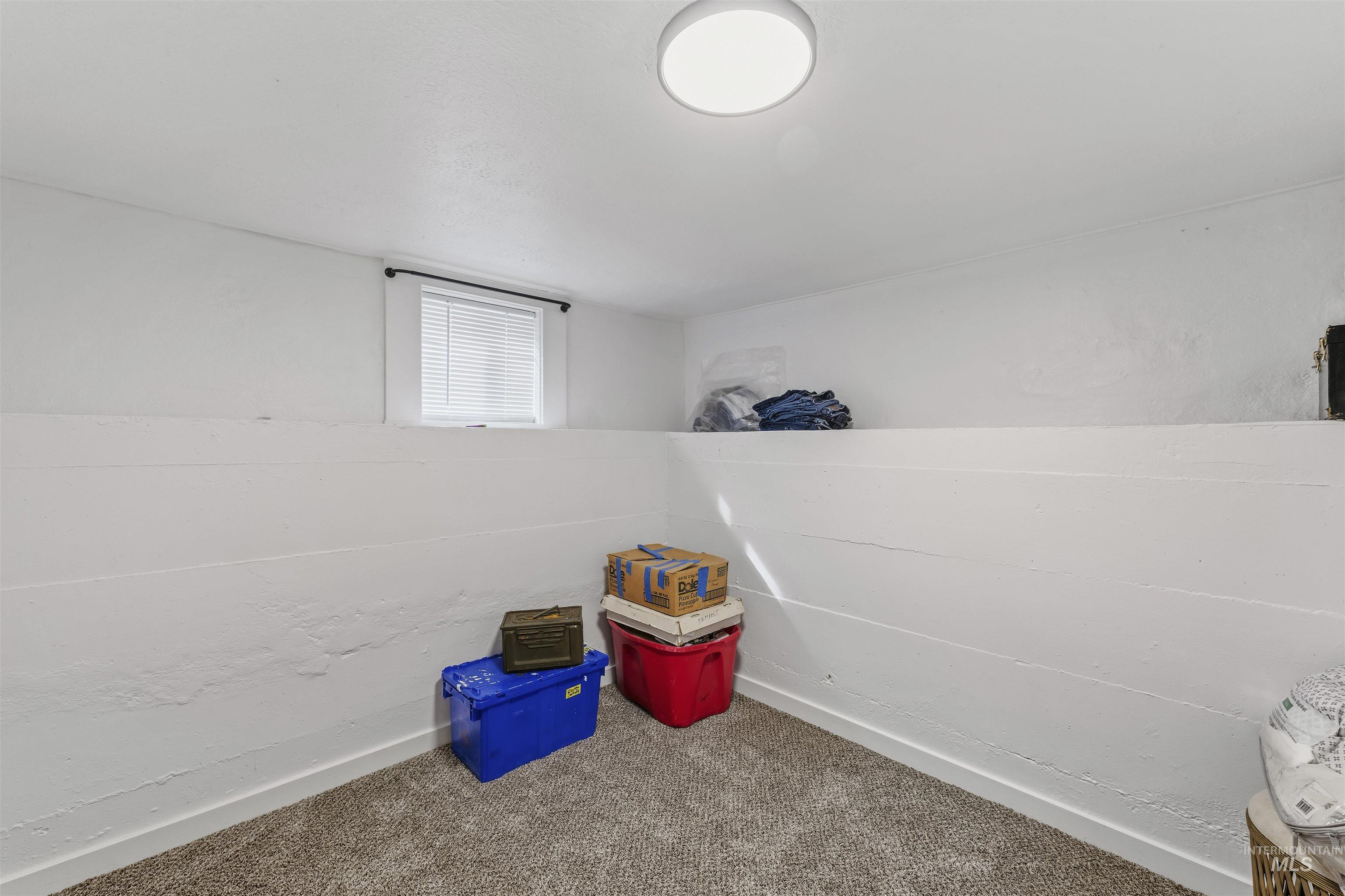 483 N 1st St Property Photo 15