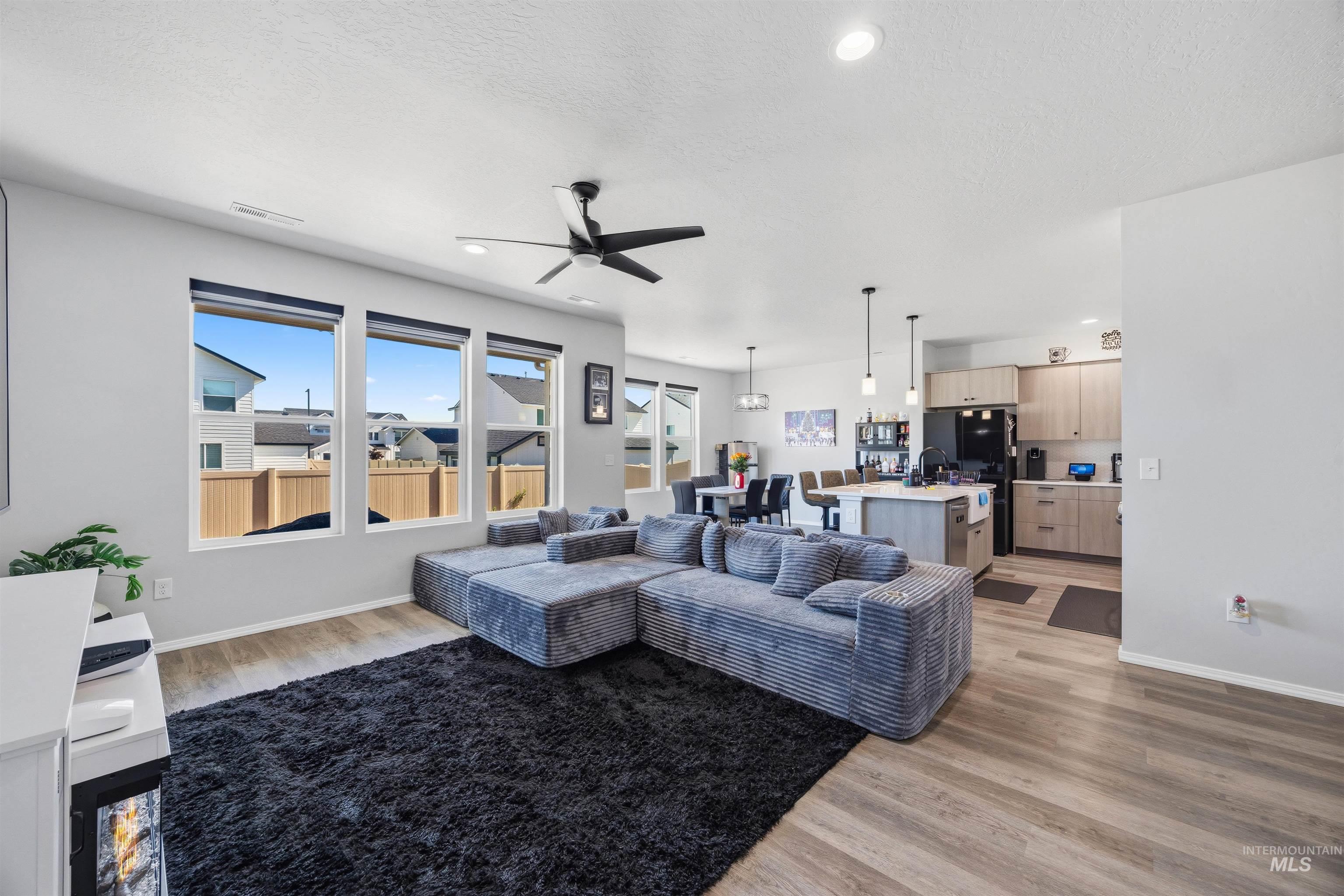 4064 E White Plains St Property Photo 14