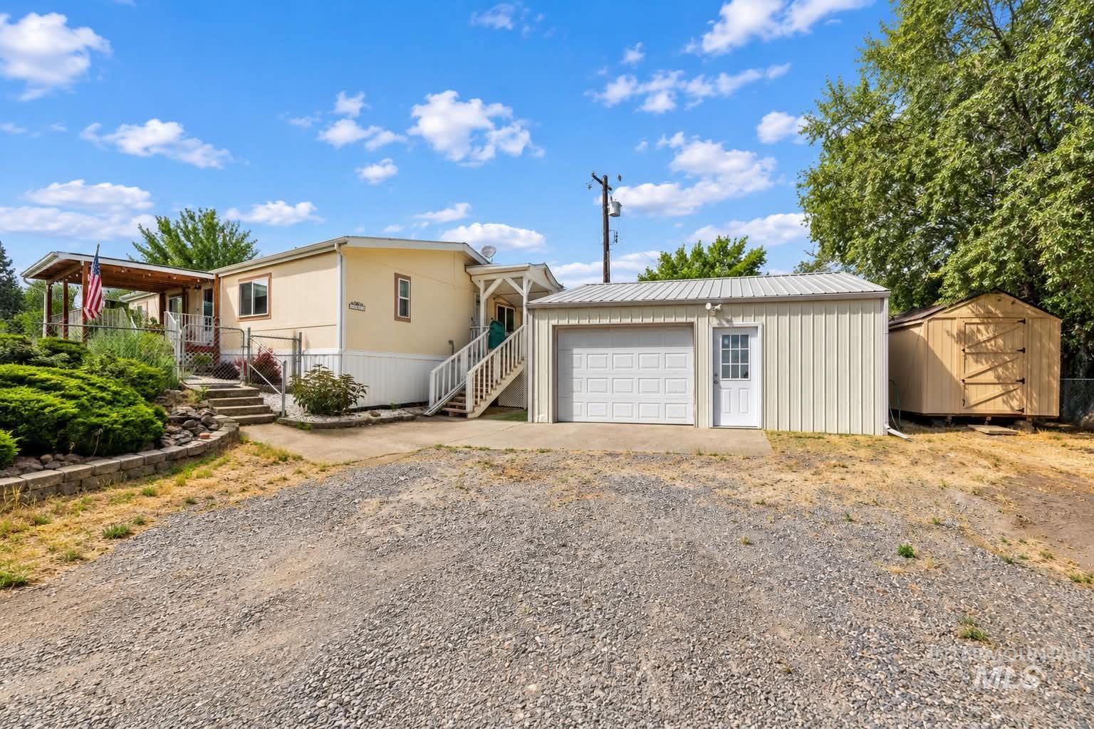 1042 Bridger Lane Property Photo 1