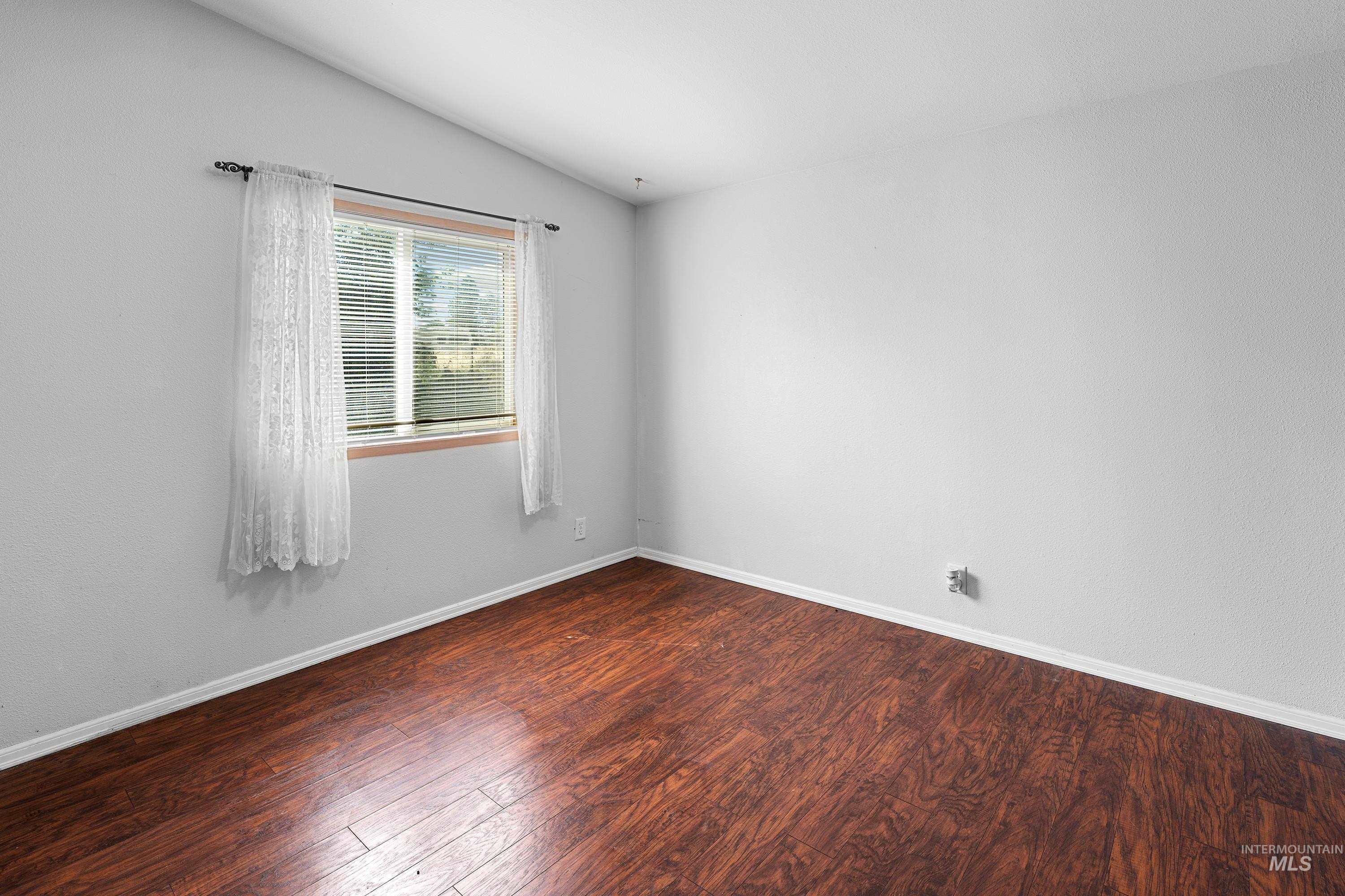 1042 Bridger Lane Property Photo 11
