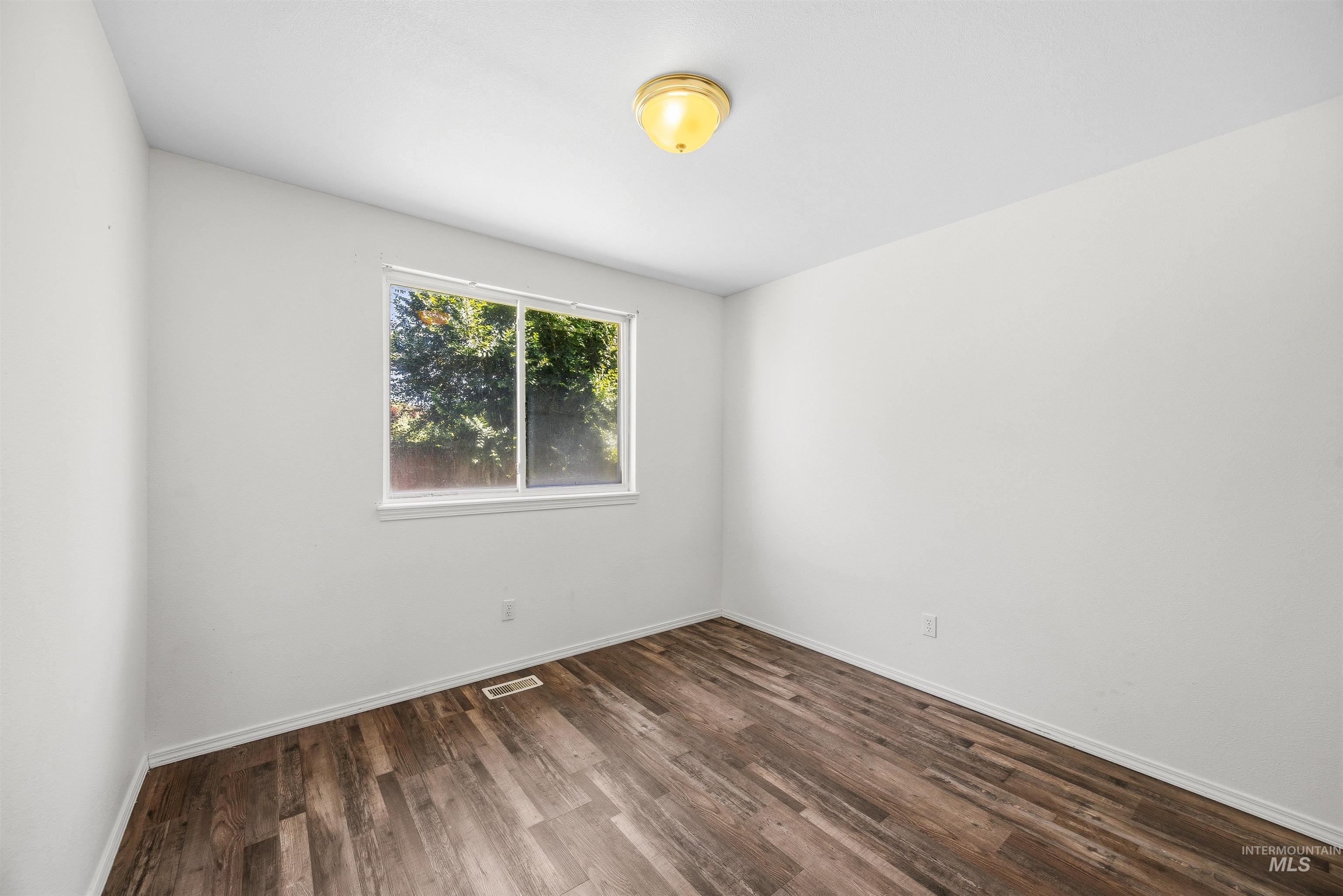 1770 Peregrine Dr Property Photo 8