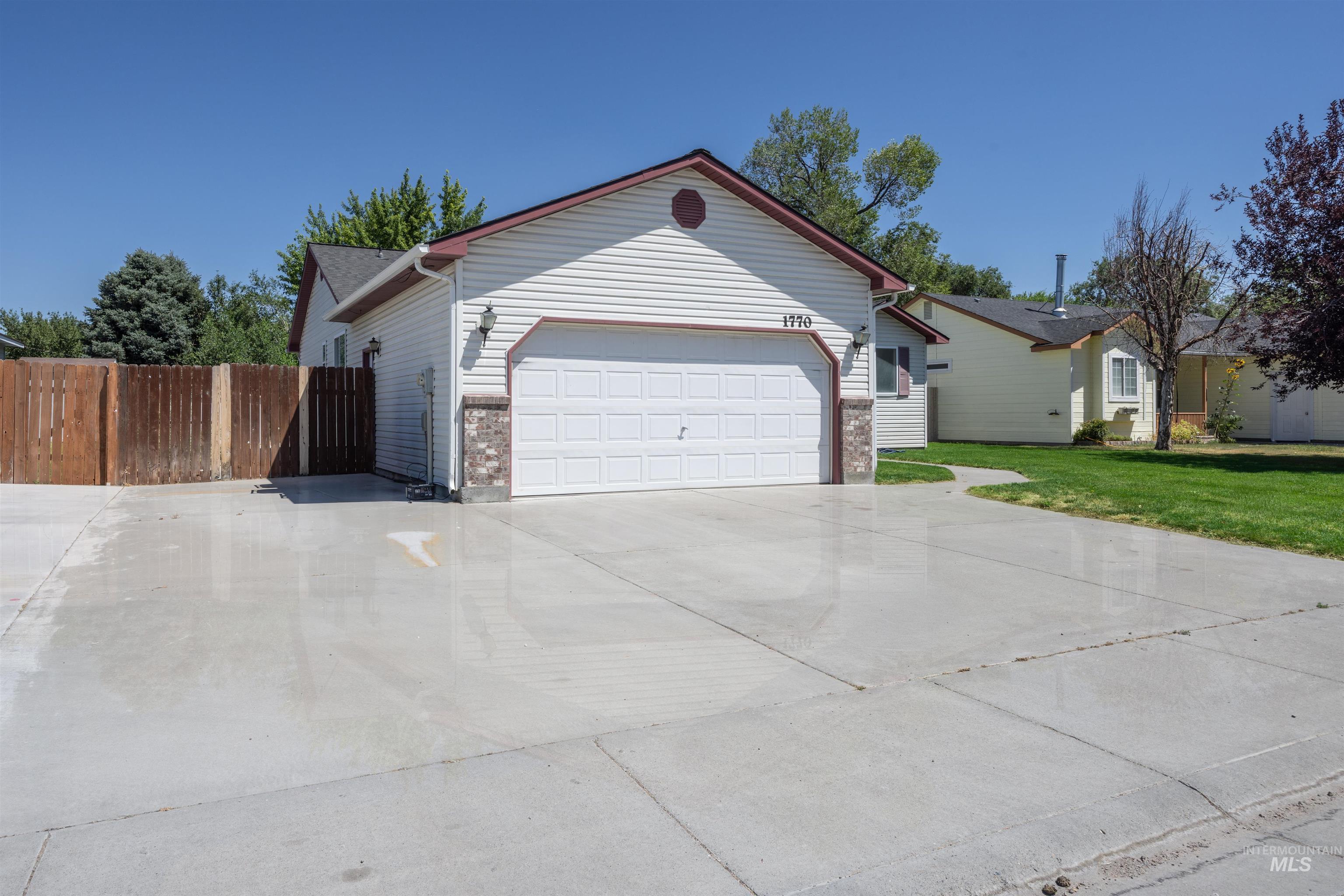 1770 Peregrine Dr Property Photo 23