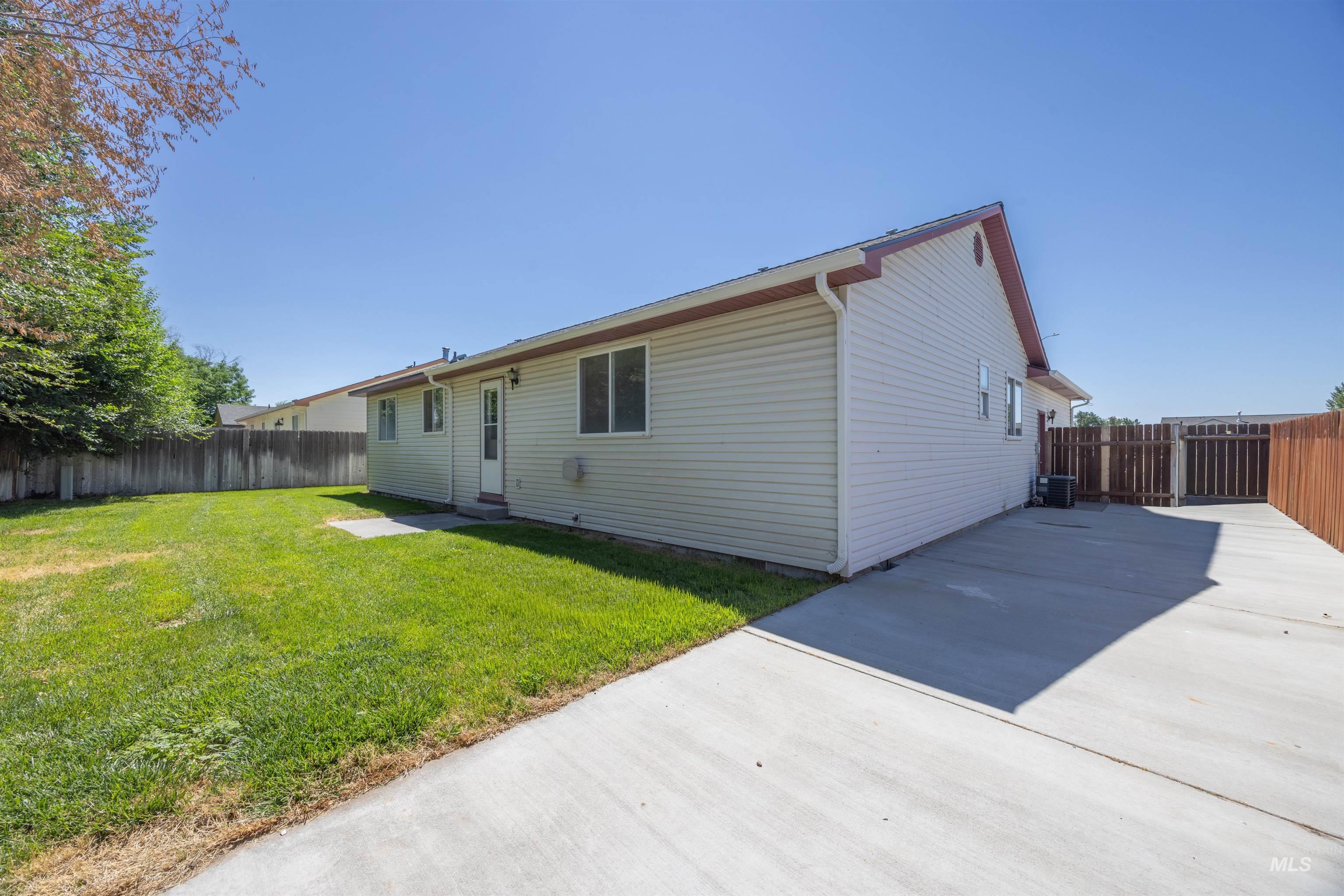 1770 Peregrine Dr Property Photo 27