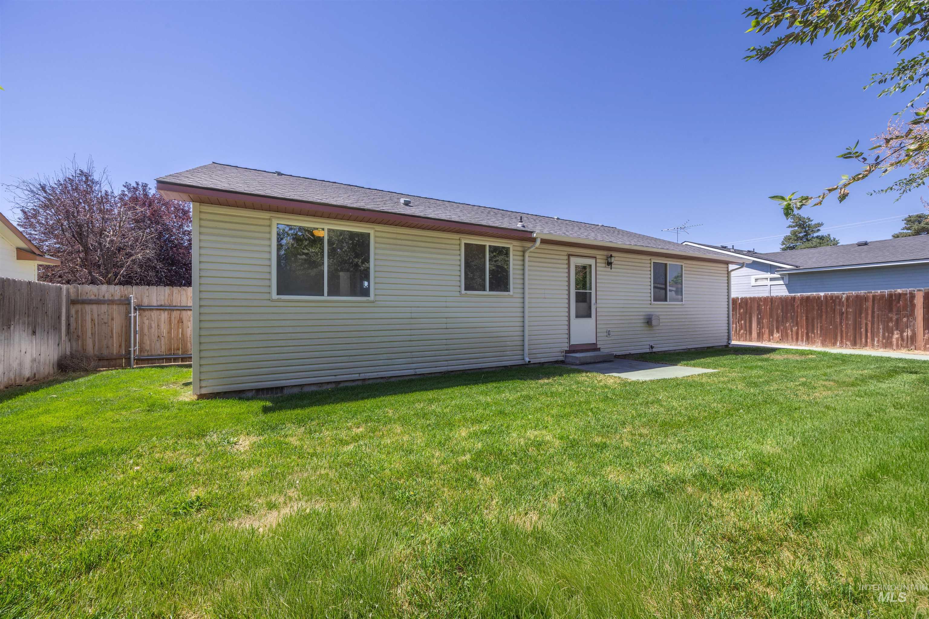 1770 Peregrine Dr Property Photo 28
