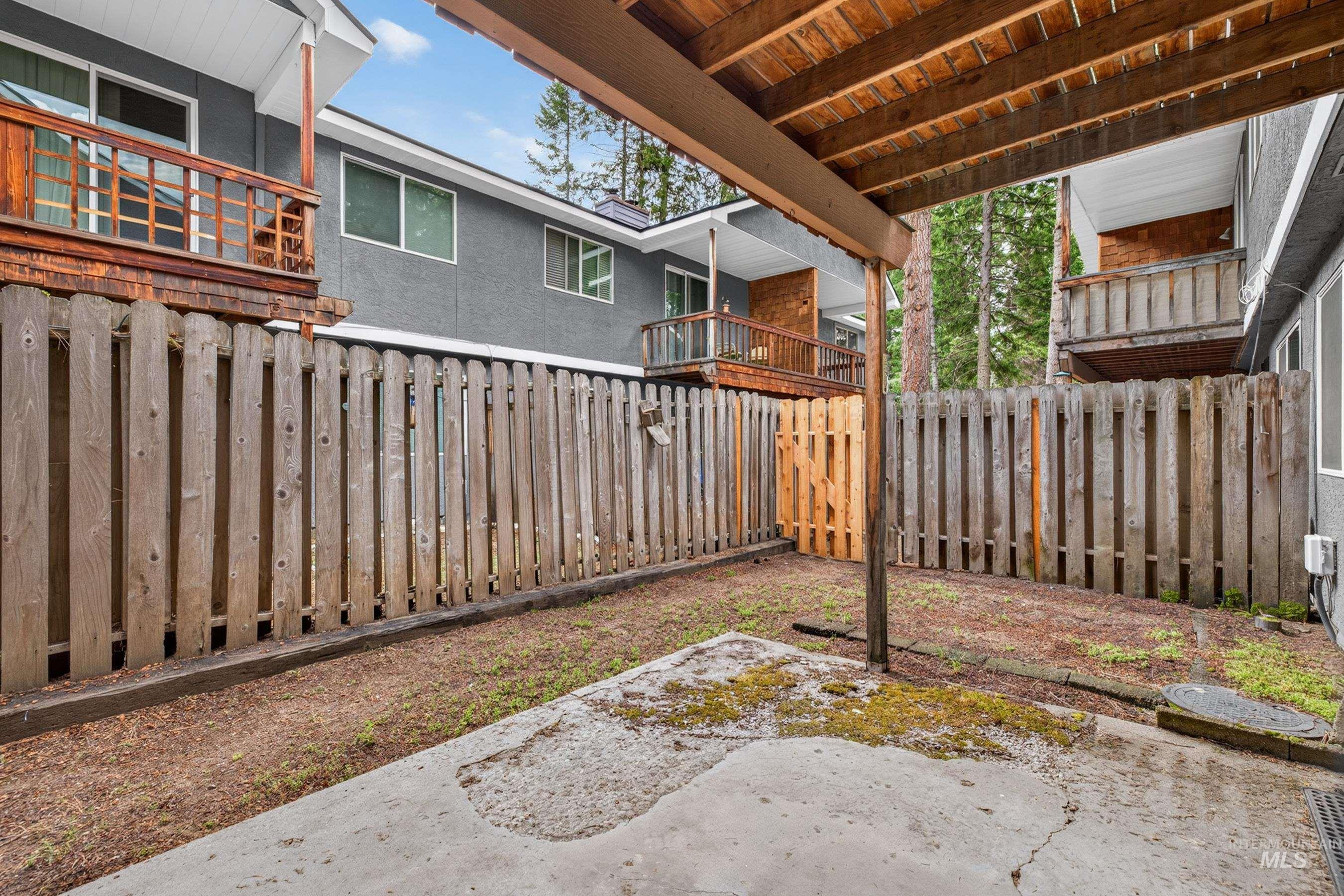 812 Carico Court Property Photo 25