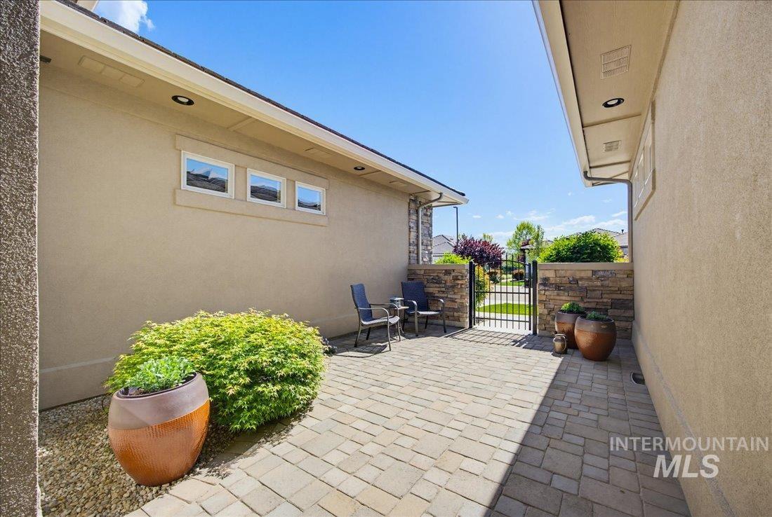 6642 N Crantini Way Property Photo 8
