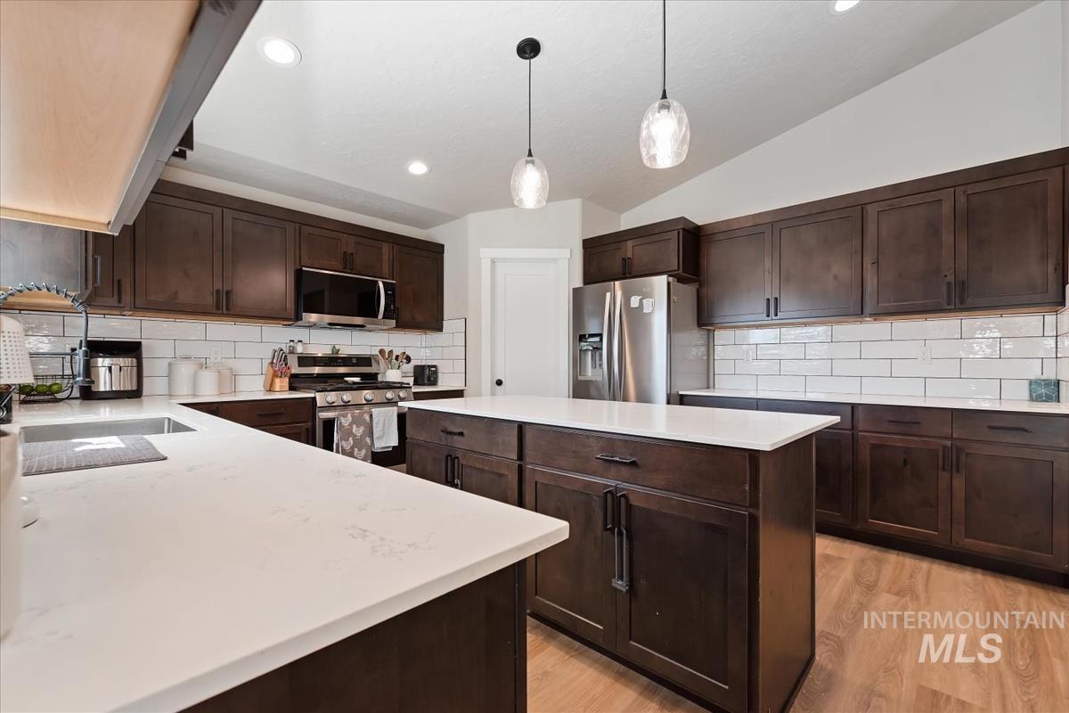 2402 Day Dr Property Photo 9