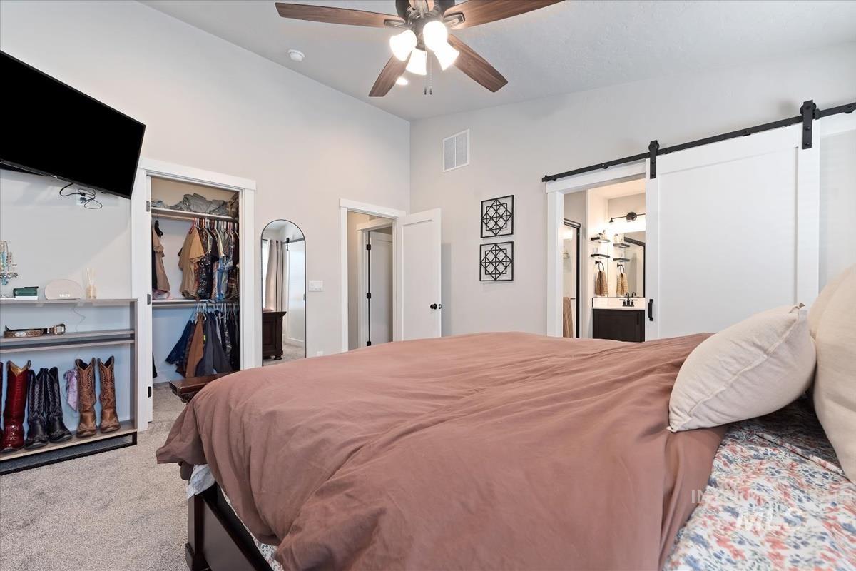 2402 Day Dr Property Photo 15