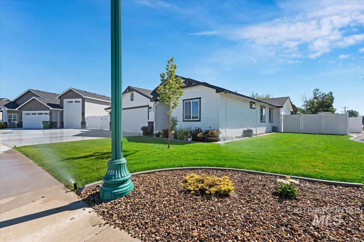 2402 Day Dr Property Photo 36