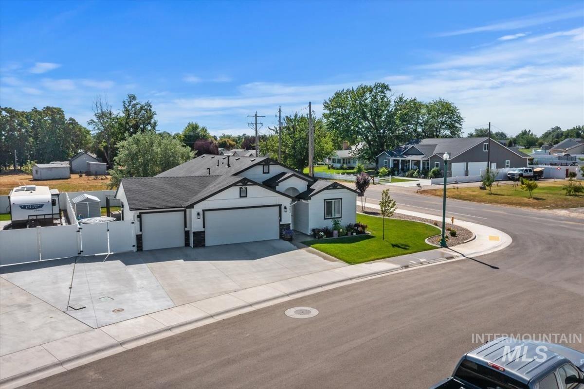 2402 Day Dr Property Photo 38