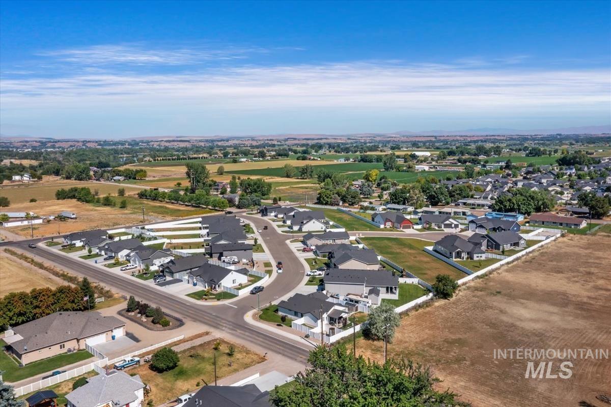 2402 Day Dr Property Photo 45