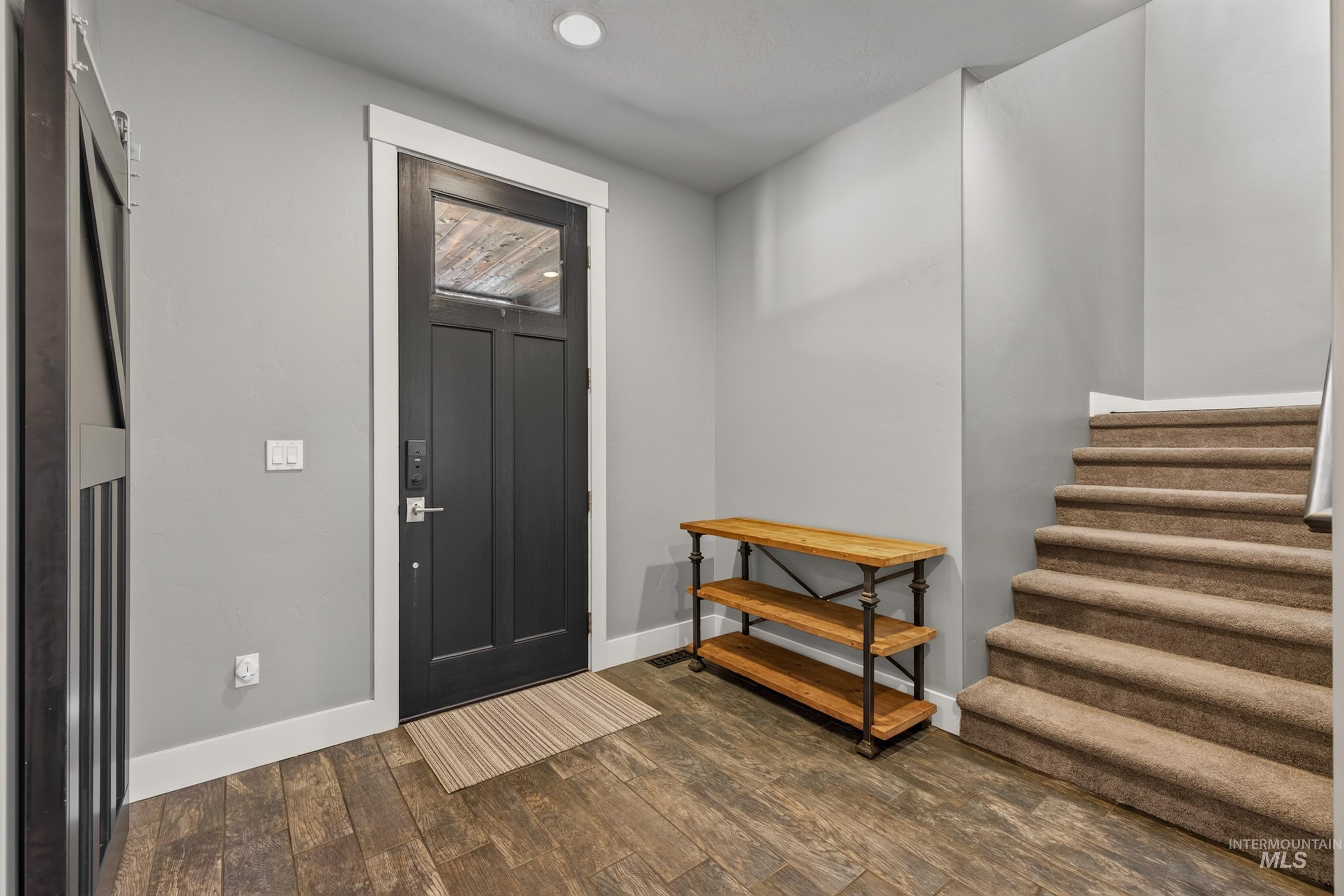 1003 Violet Way Property Photo 7