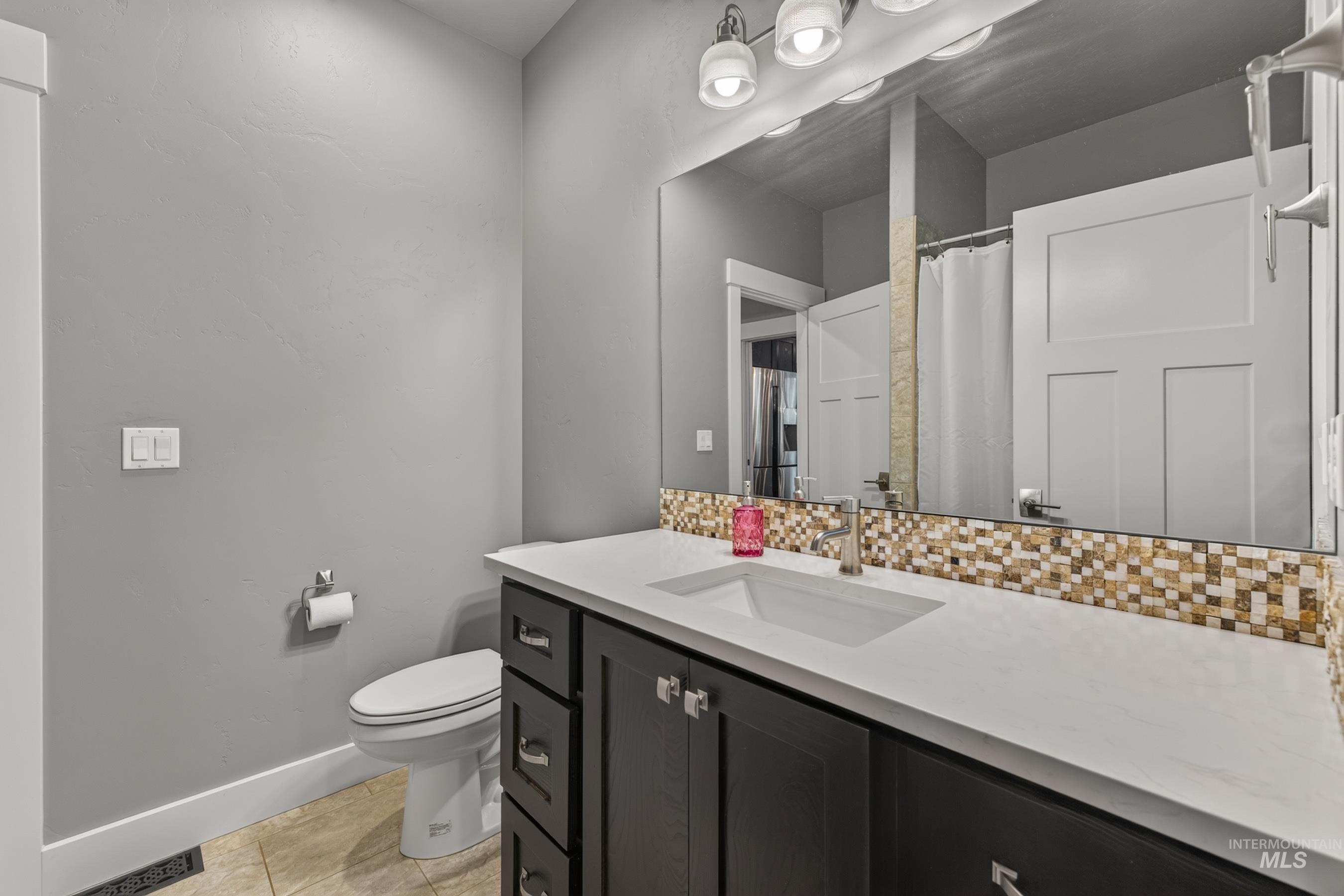 1003 Violet Way Property Photo 22