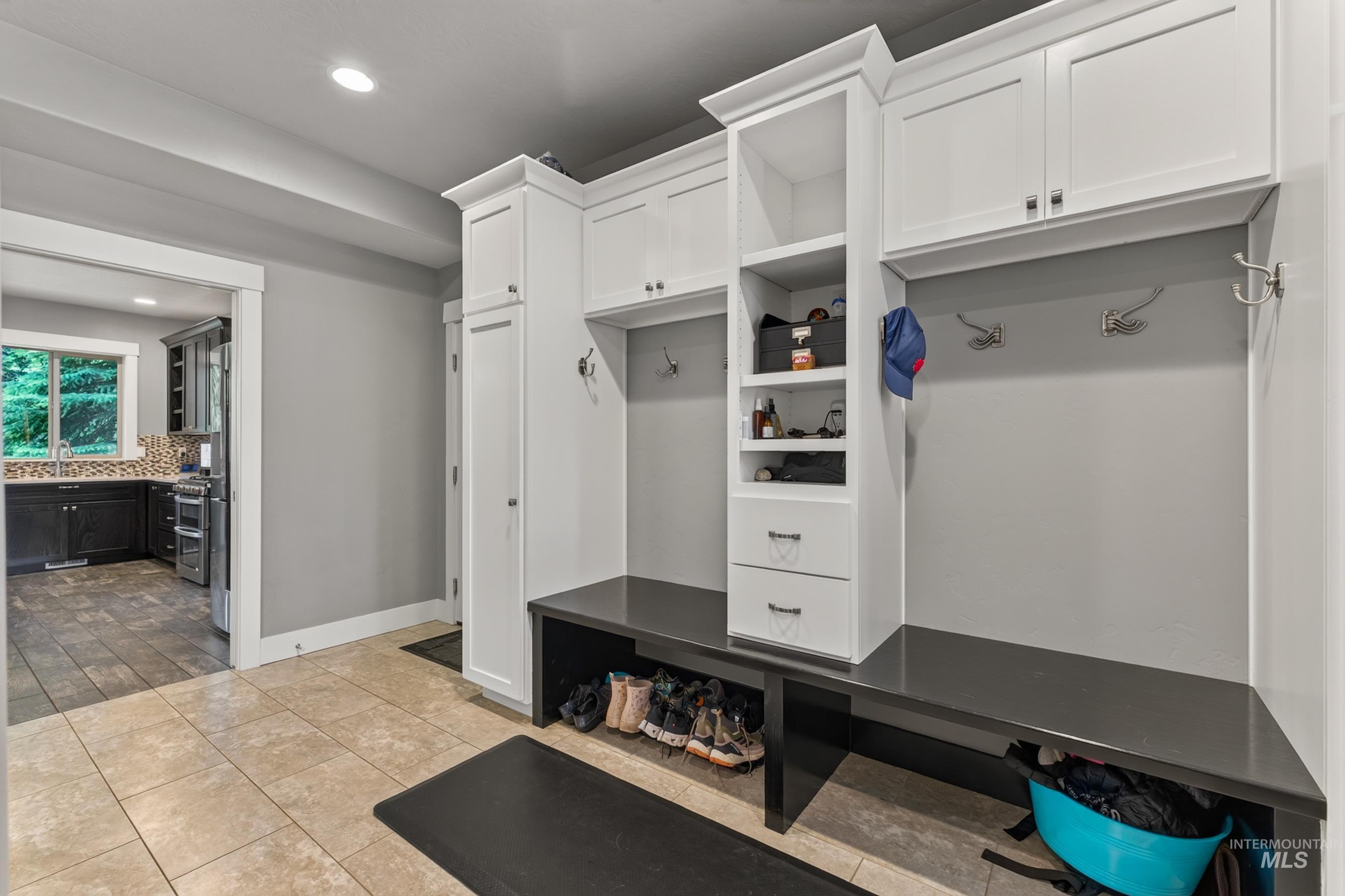 1003 Violet Way Property Photo 25