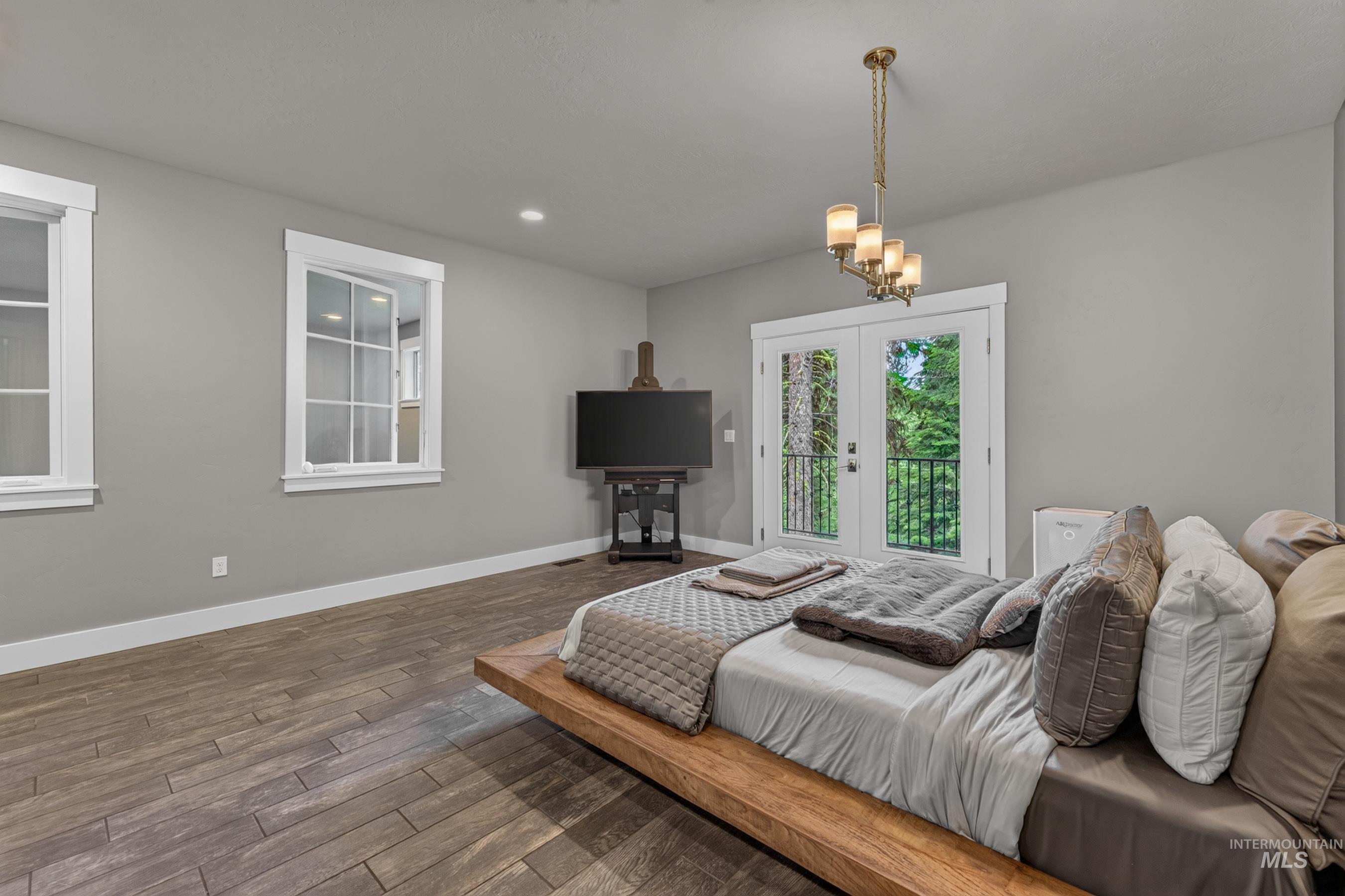 1003 Violet Way Property Photo 31