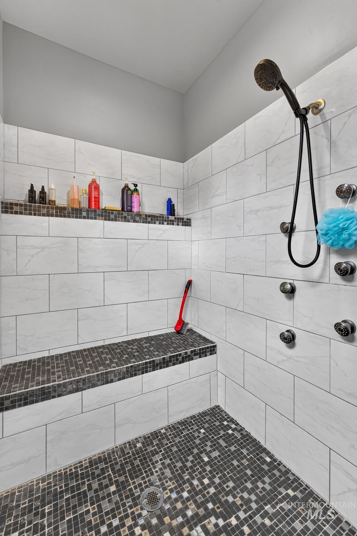 1003 Violet Way Property Photo 35