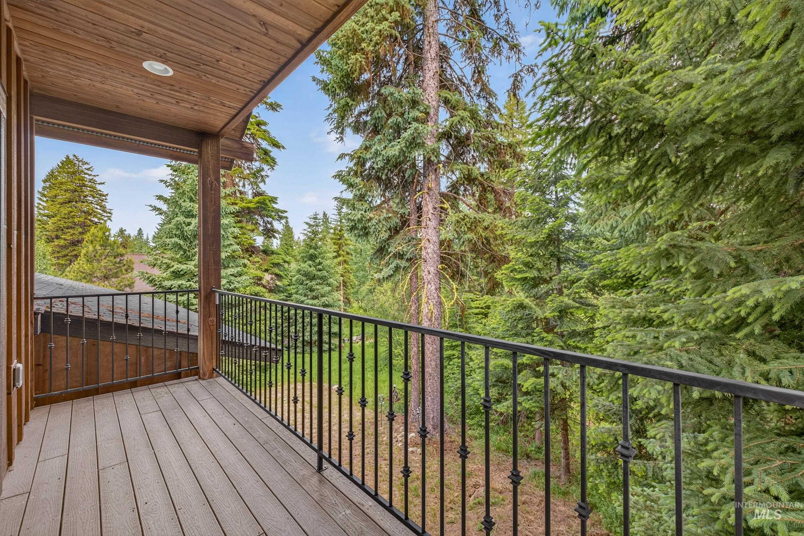 1003 Violet Way Property Photo 36