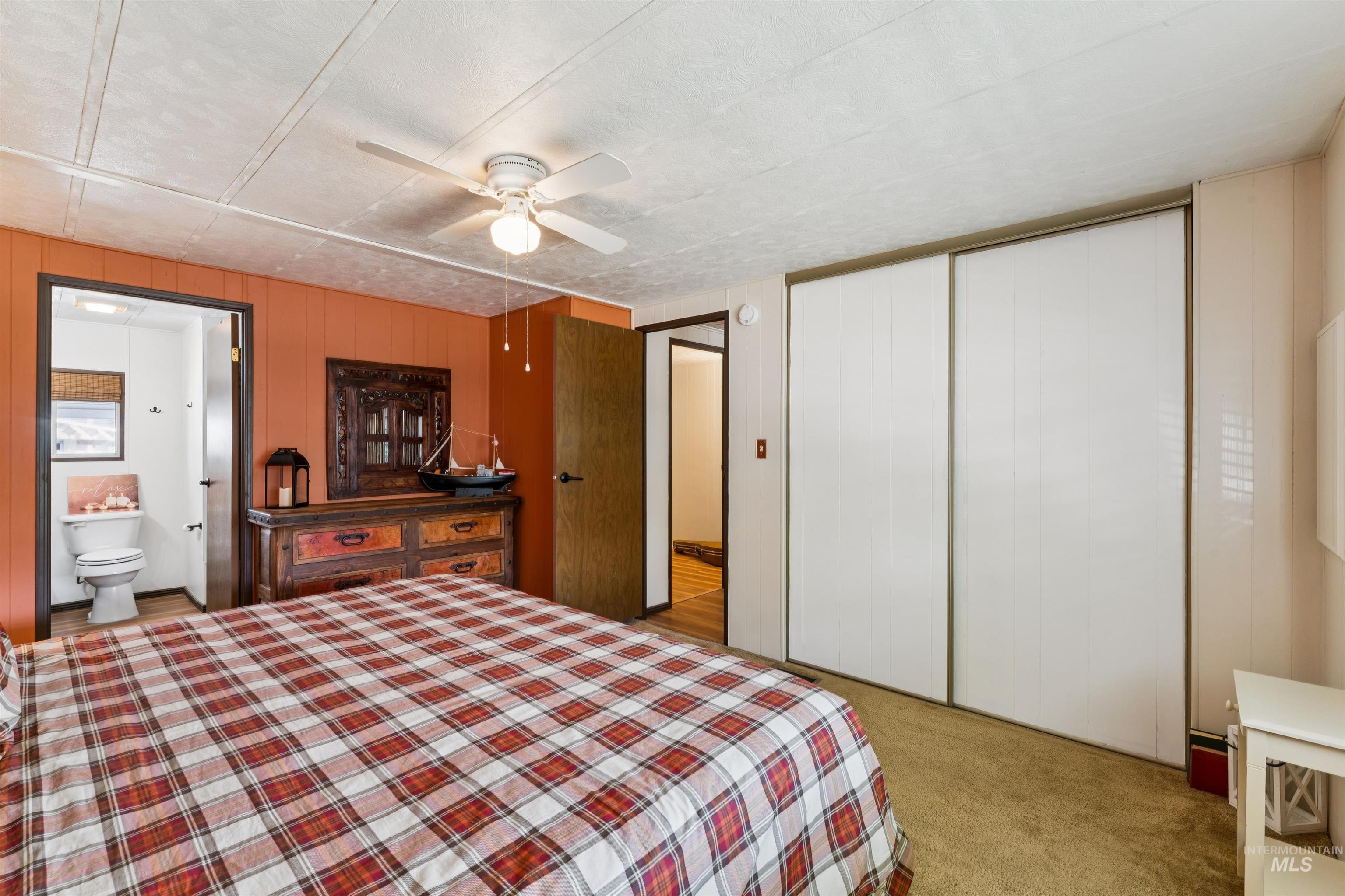 140 N Rainbow Dr Property Photo 23