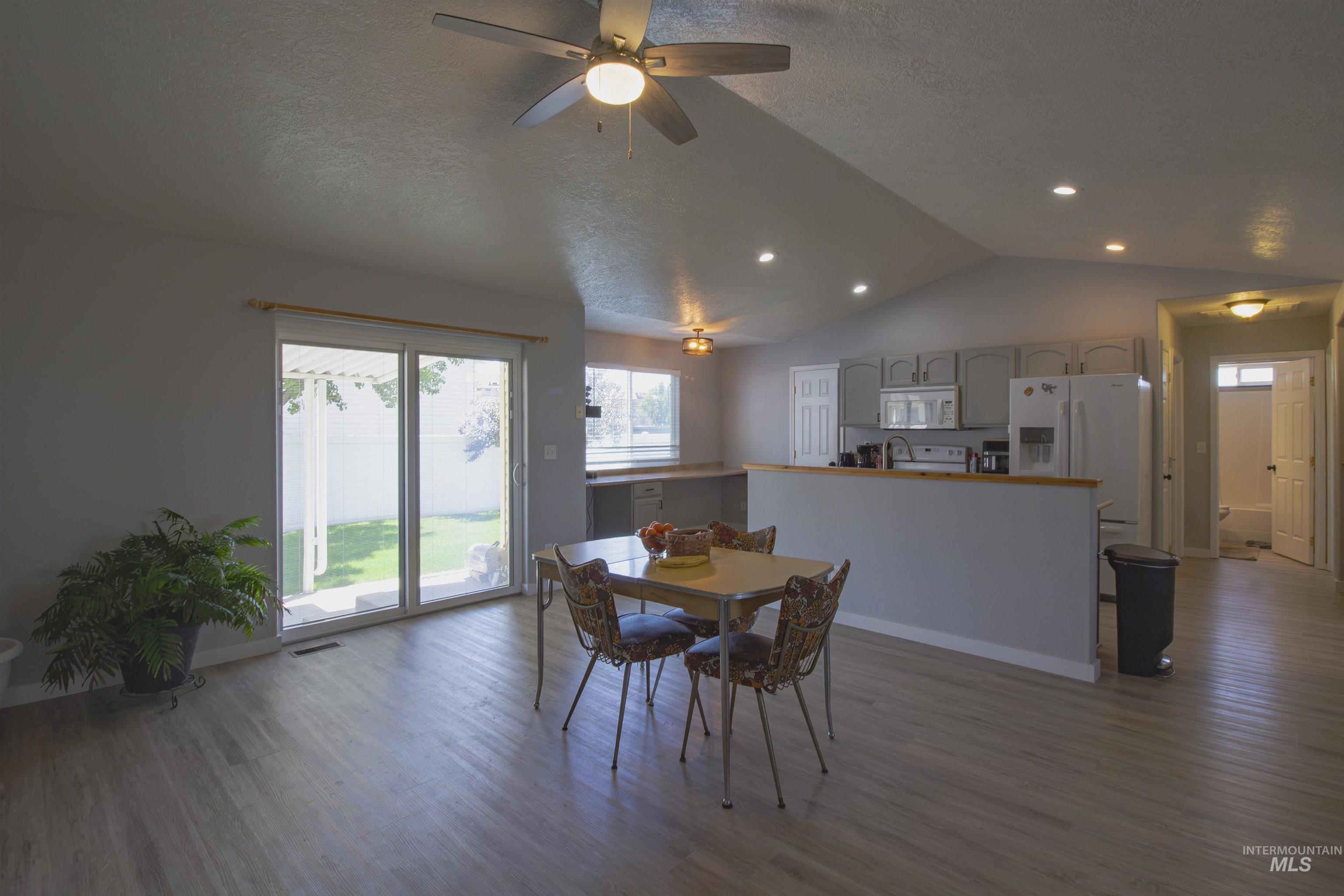 2480 W 9th Street Property Photo 6