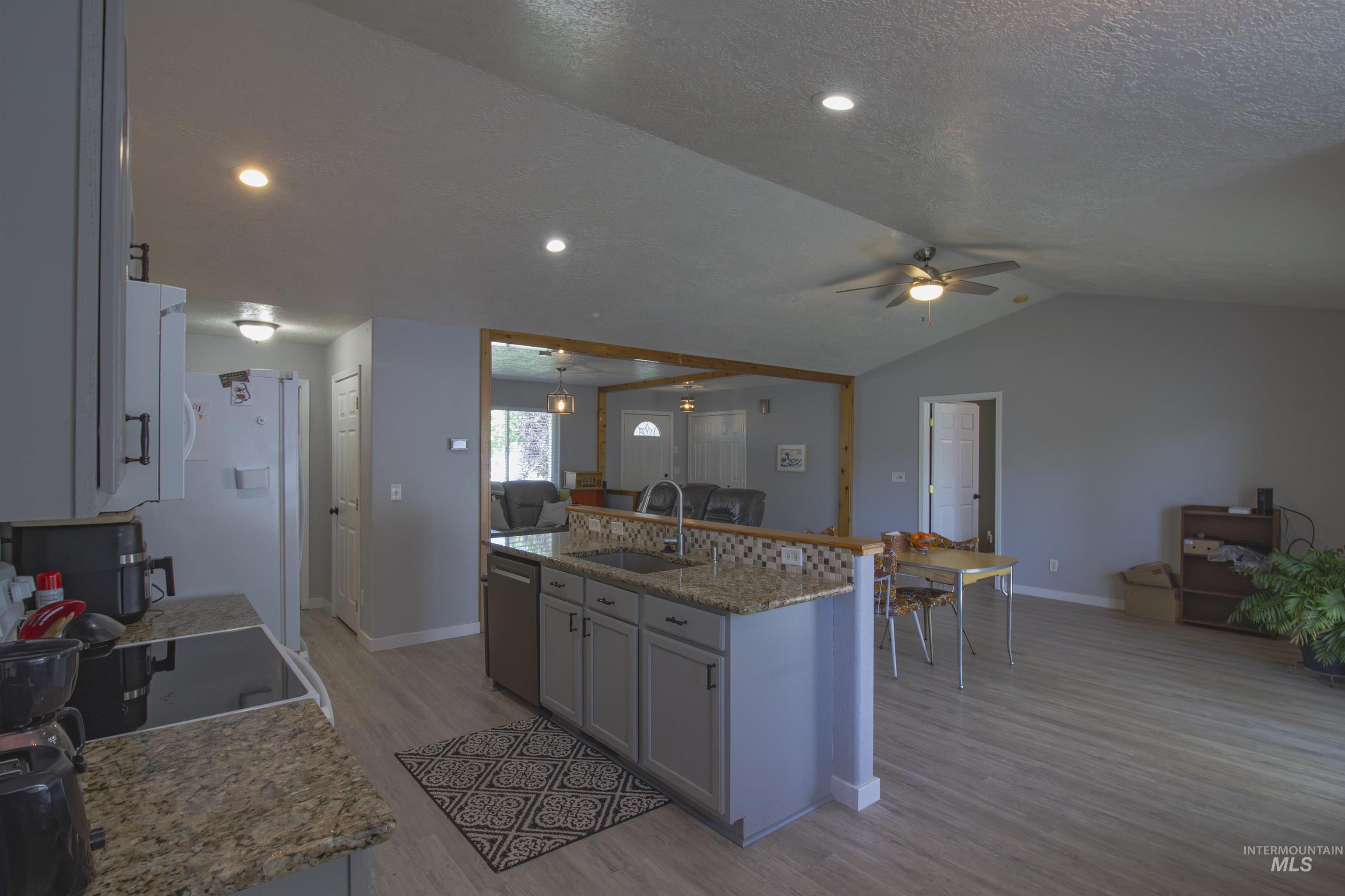 2480 W 9th Street Property Photo 9