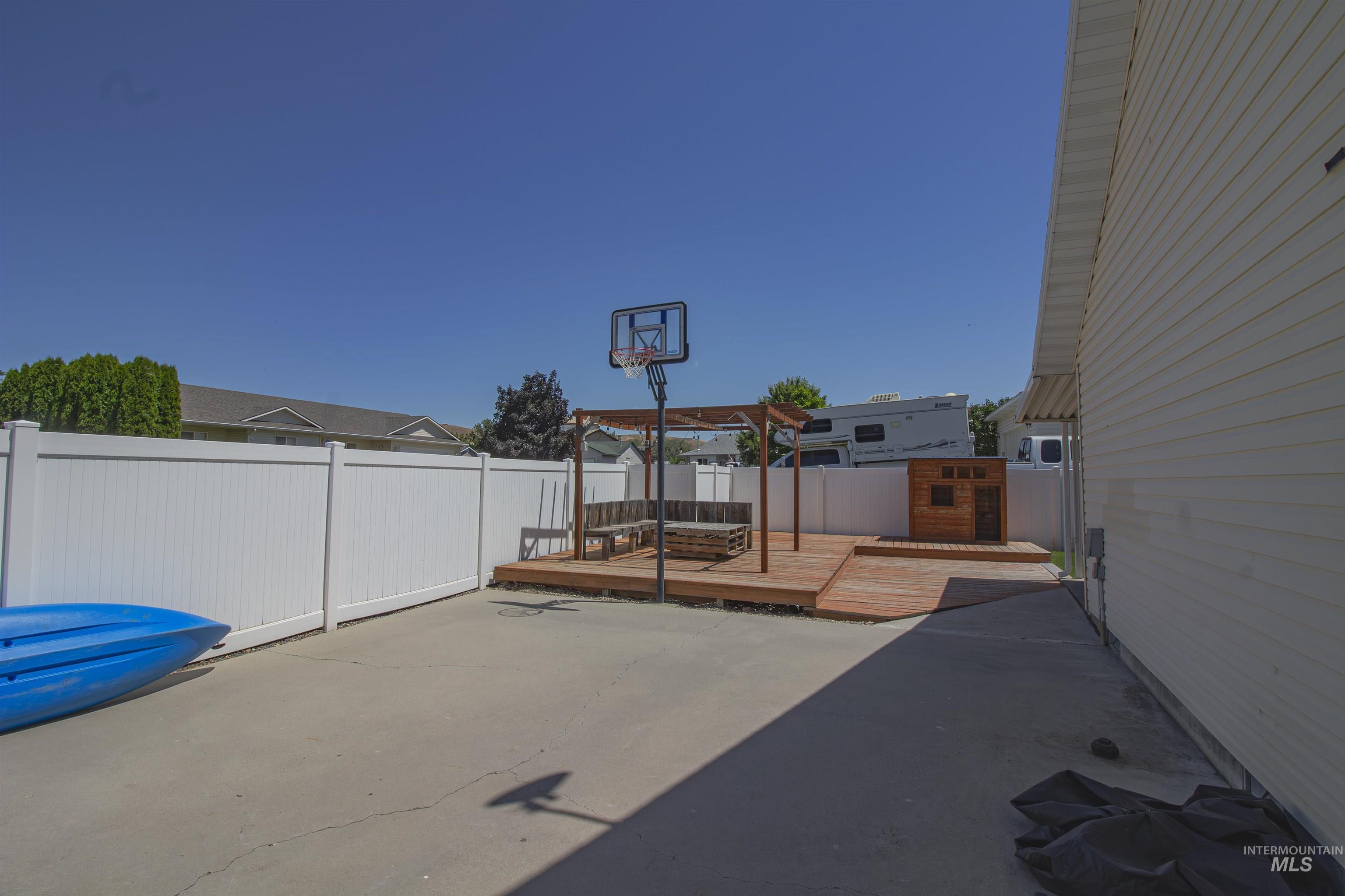 2480 W 9th Street Property Photo 29