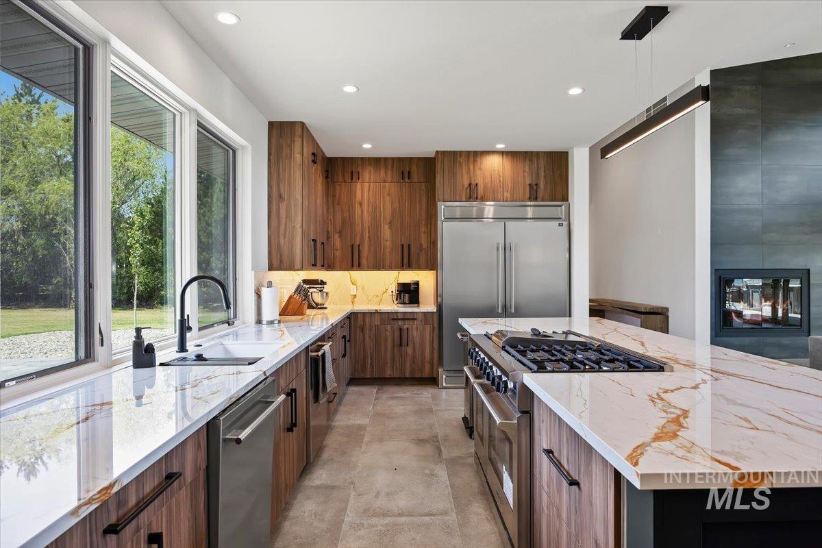 952 E 5204 N Property Photo 14