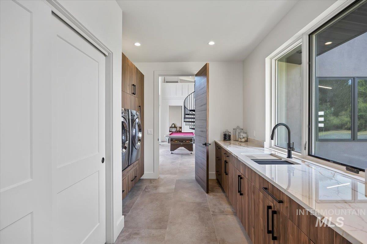952 E 5204 N Property Photo 16