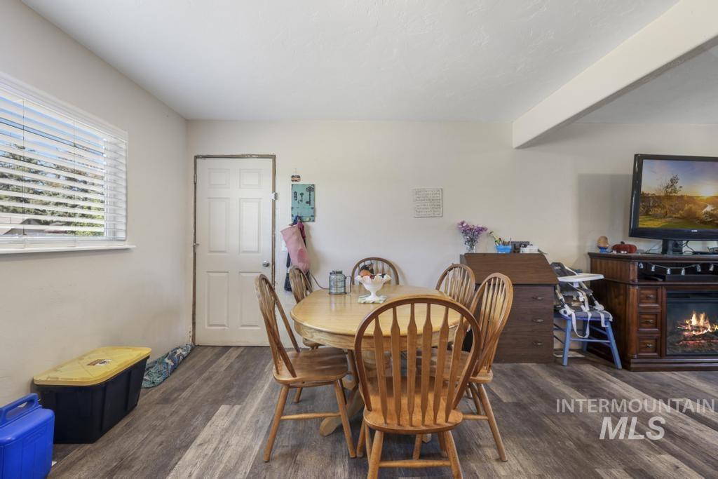 646 2nd Ave E Property Photo 11