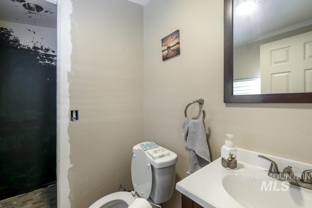 646 2nd Ave E Property Photo 22