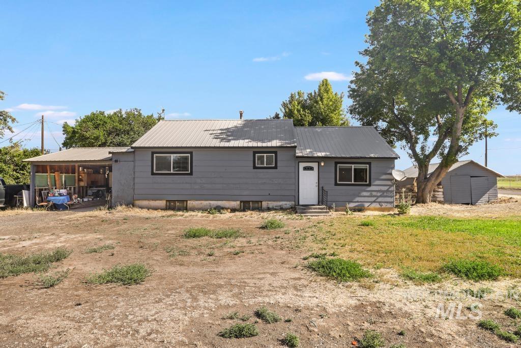 646 2nd Ave E Property Photo 49