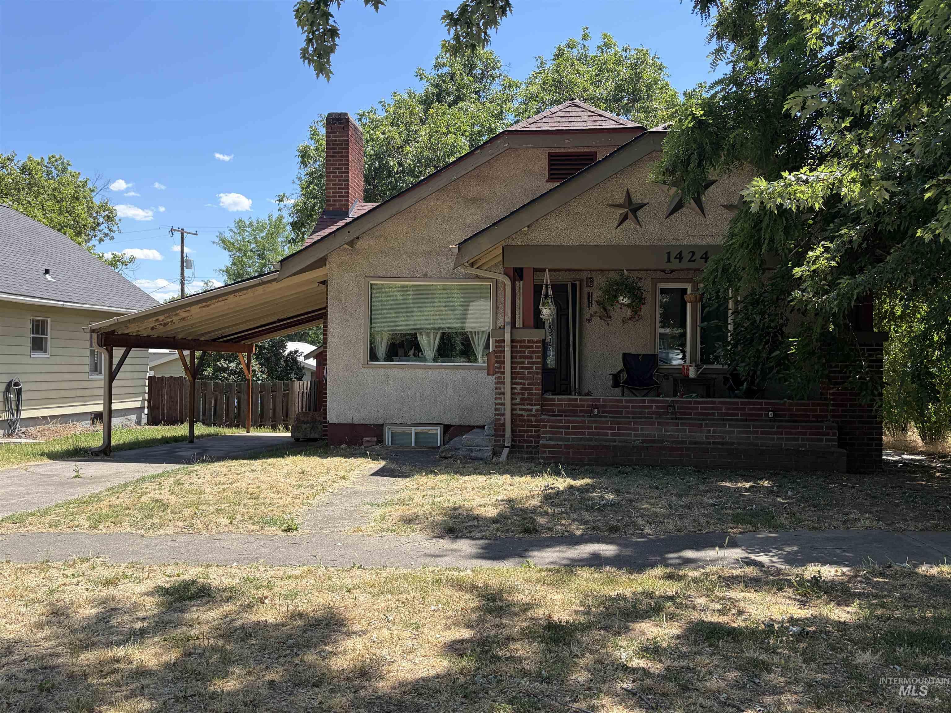 1424 10th Ave. Property Photo 1
