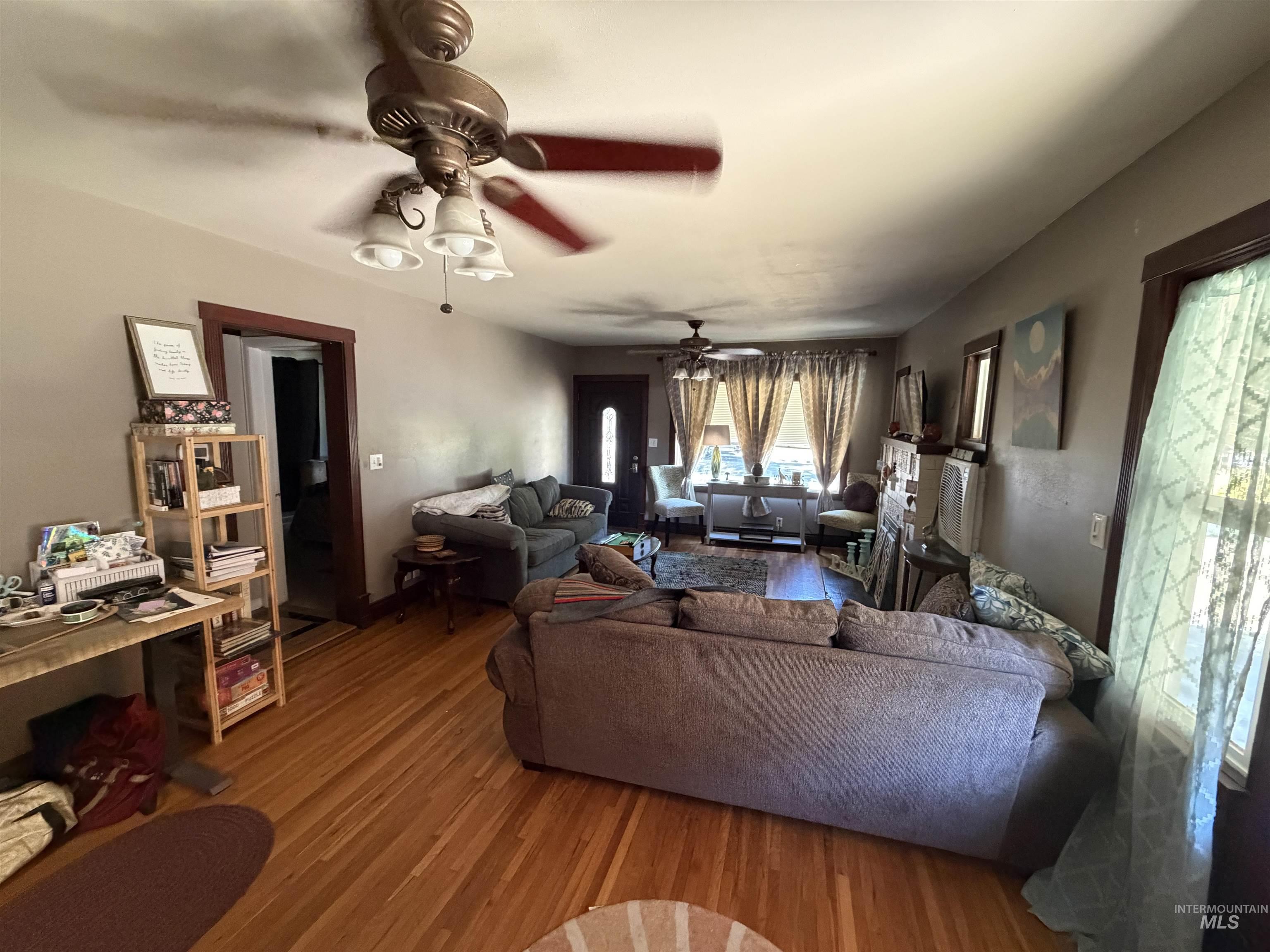 1424 10th Ave. Property Photo 6