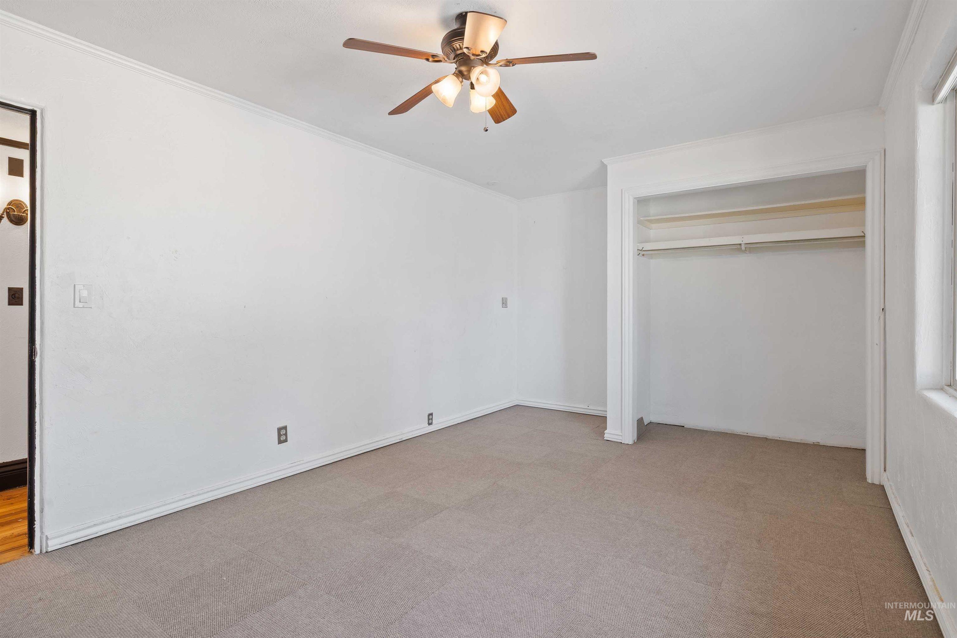 2176 Addison Ave E Property Photo 18