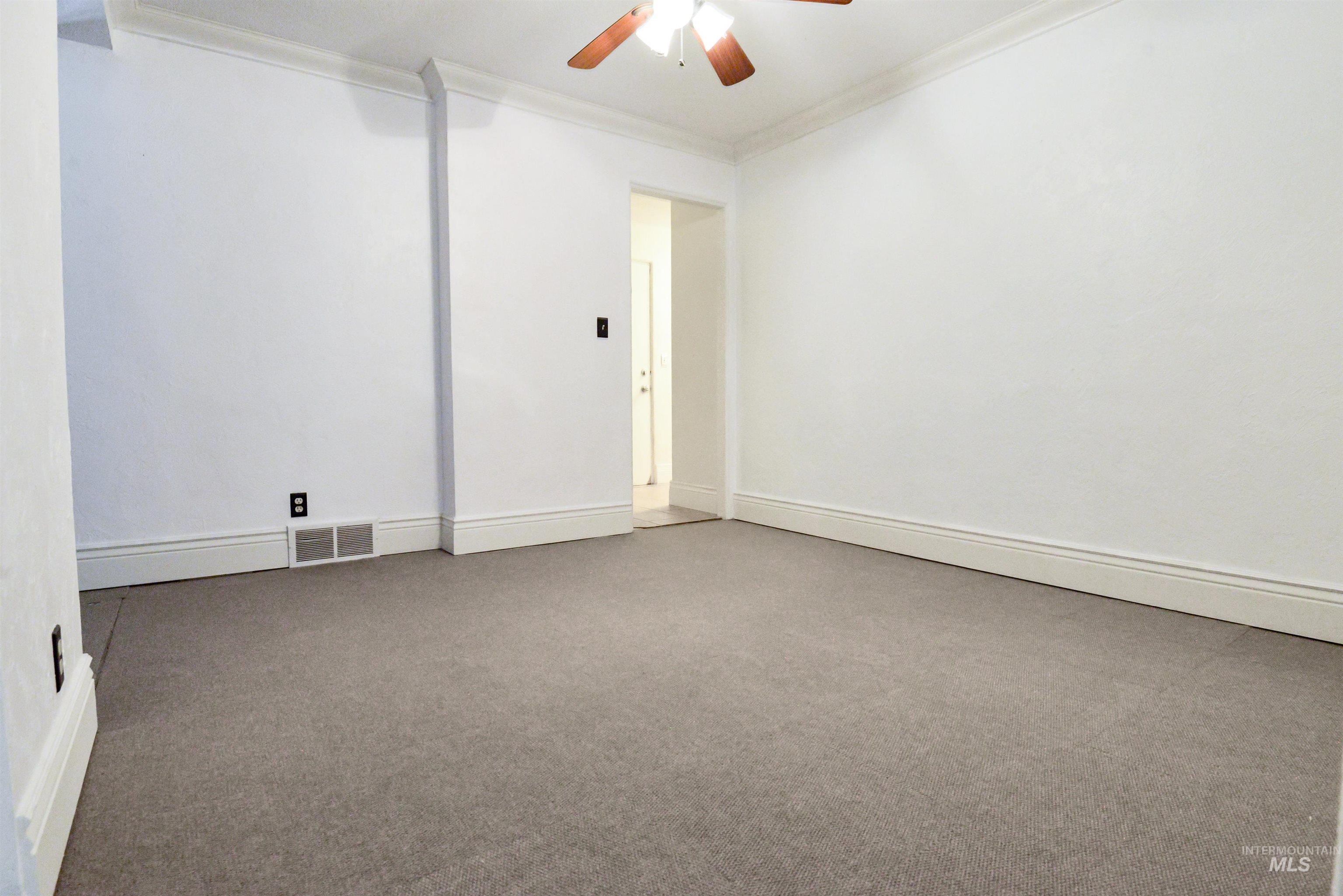 2176 Addison Ave E Property Photo 21
